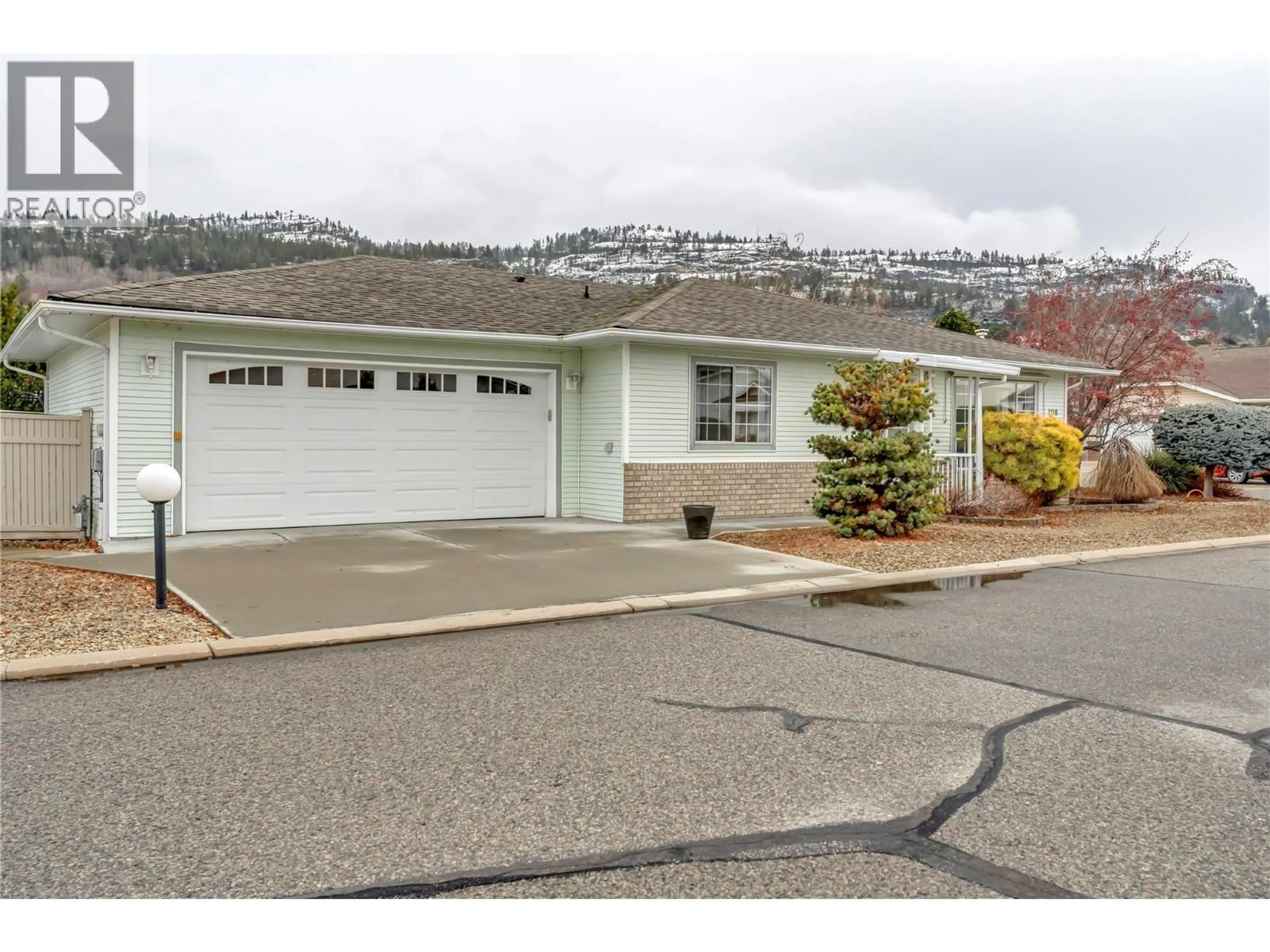 Home with vinyl exterior material, mountain view for 108 - 3400 WILSON STREET, Penticton British Columbia V2A8E3