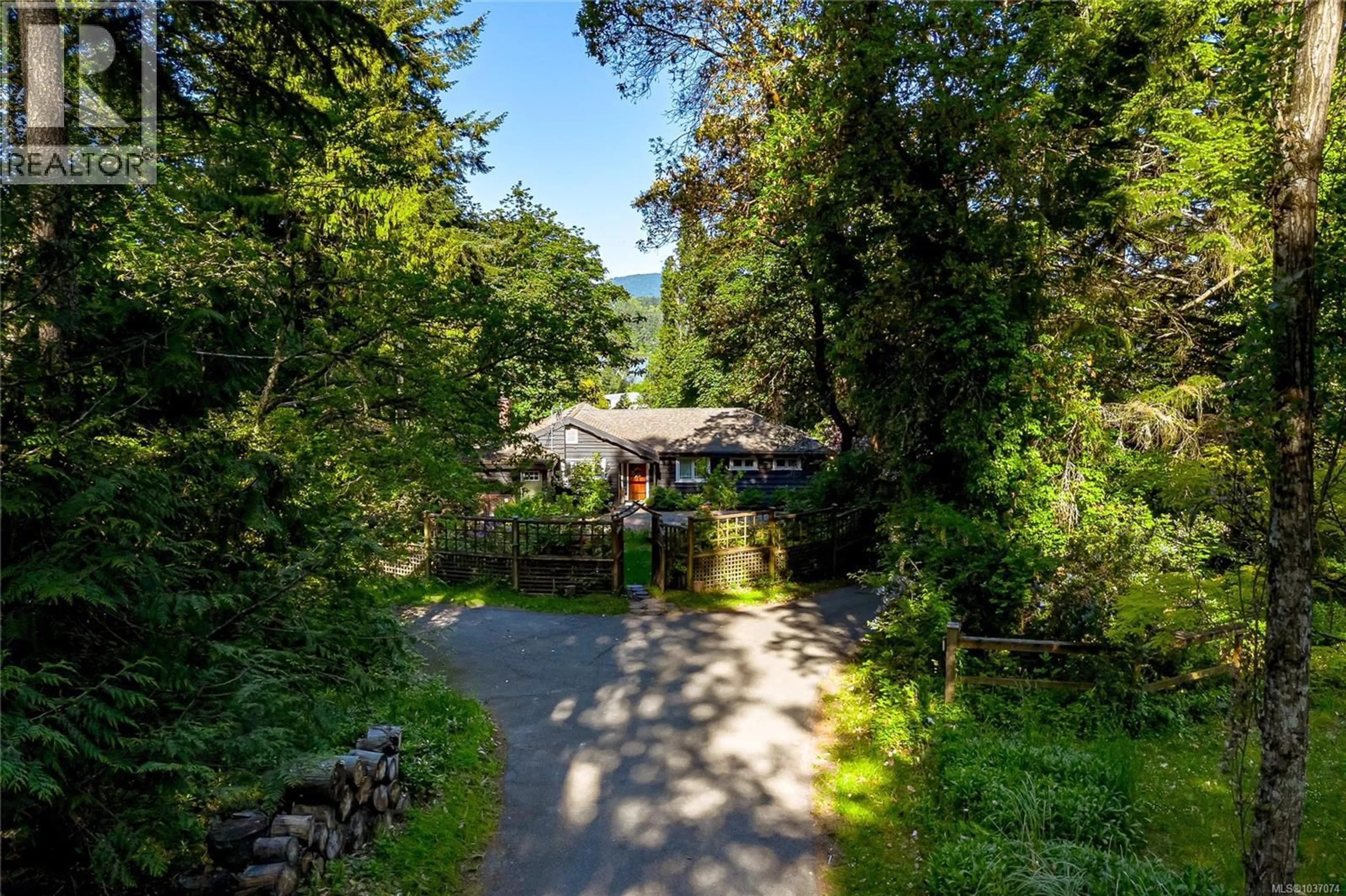 Unknown for 5168 SANTA CLARA AVENUE, Saanich British Columbia V8Y1W4