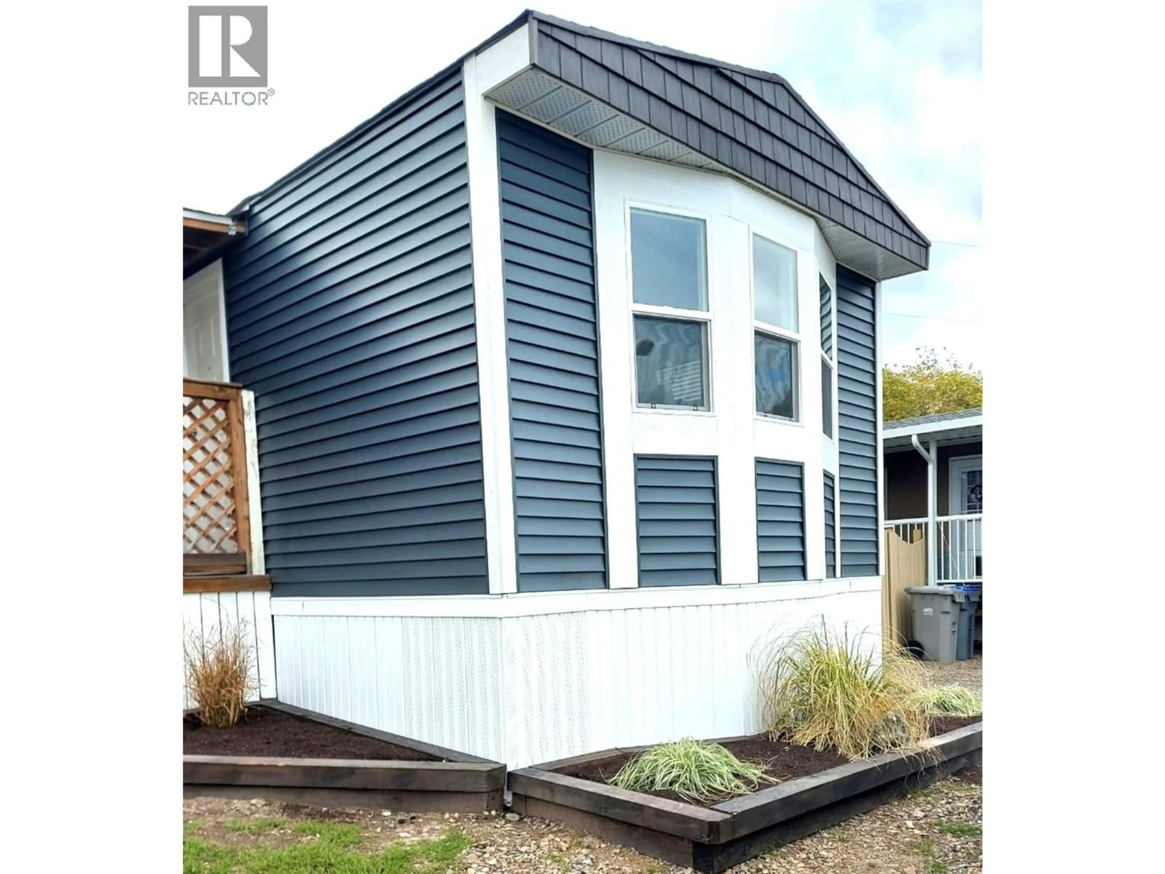 Home with vinyl exterior material, street for B7 - 7155 DALLAS DRIVE, Kamloops British Columbia V2C4T1