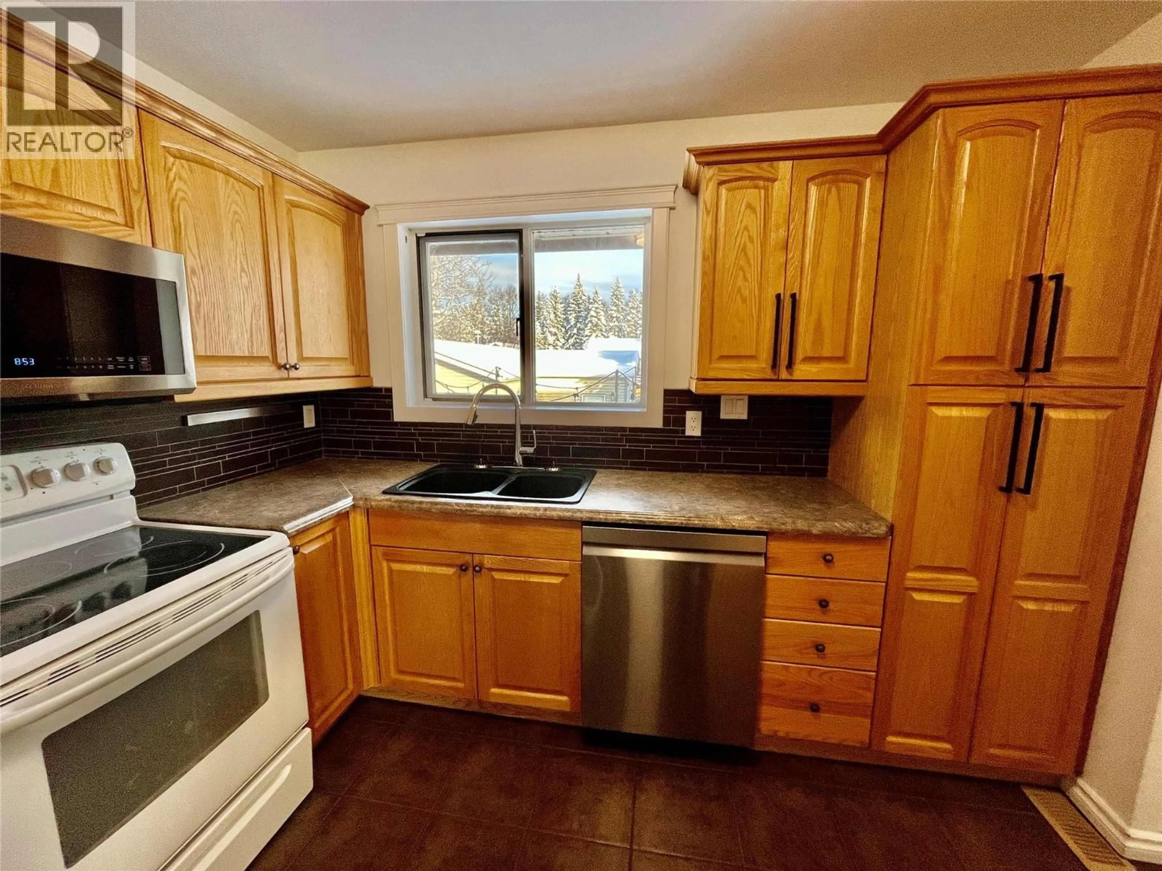 Standard kitchen, unknown for 123 BERGERON DRIVE, Tumbler Ridge British Columbia V0C2W0