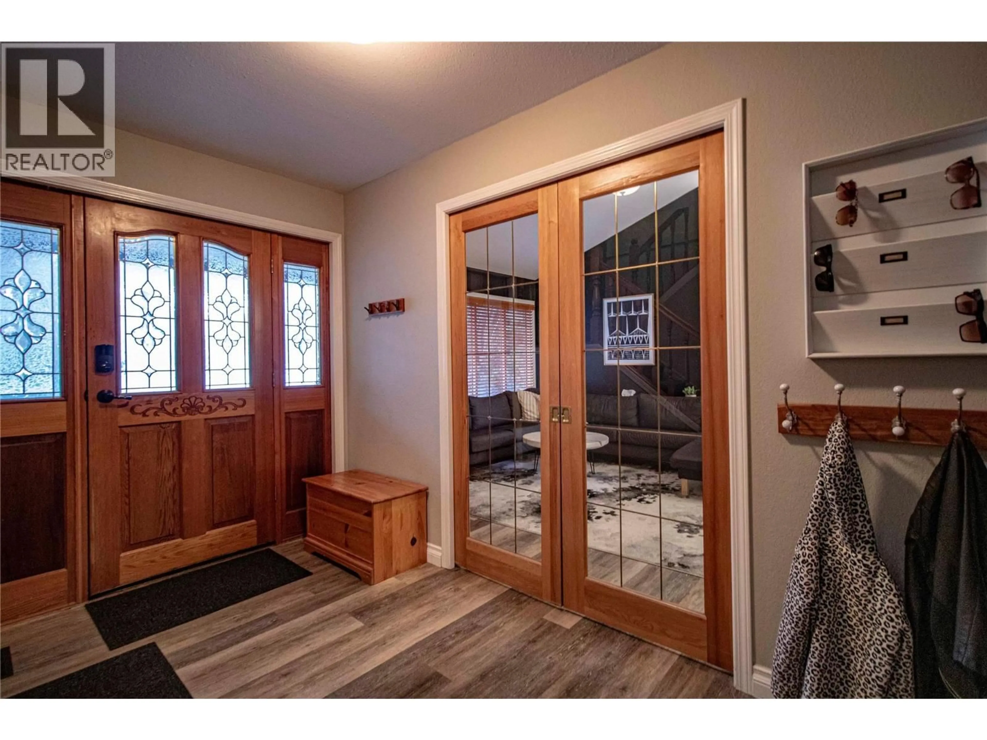 Indoor entryway for 2611 EVERGREEN DRIVE, Penticton British Columbia V2A8C6