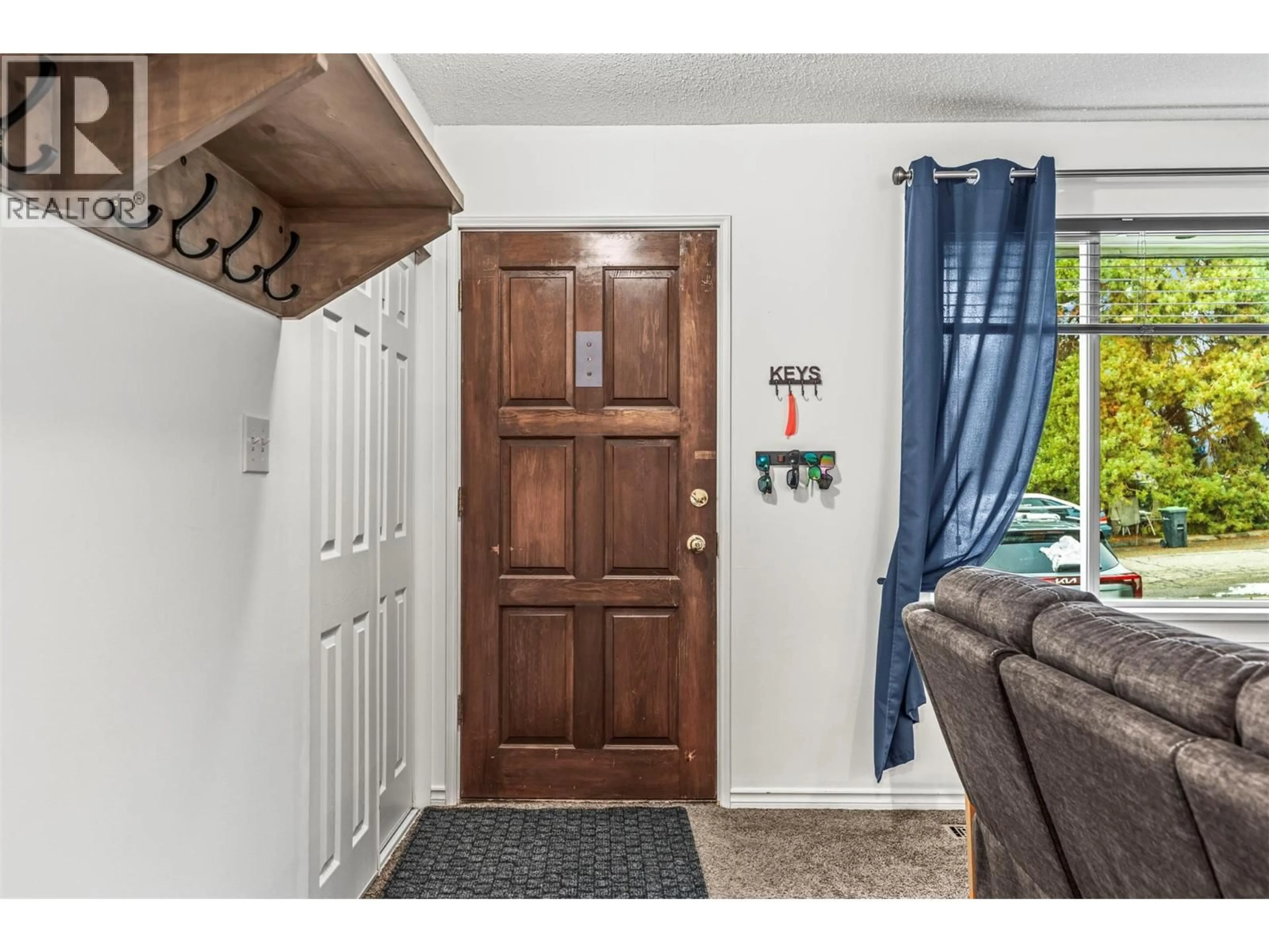 Indoor entryway for 1016 34 AVENUE, Vernon British Columbia V1T6R9