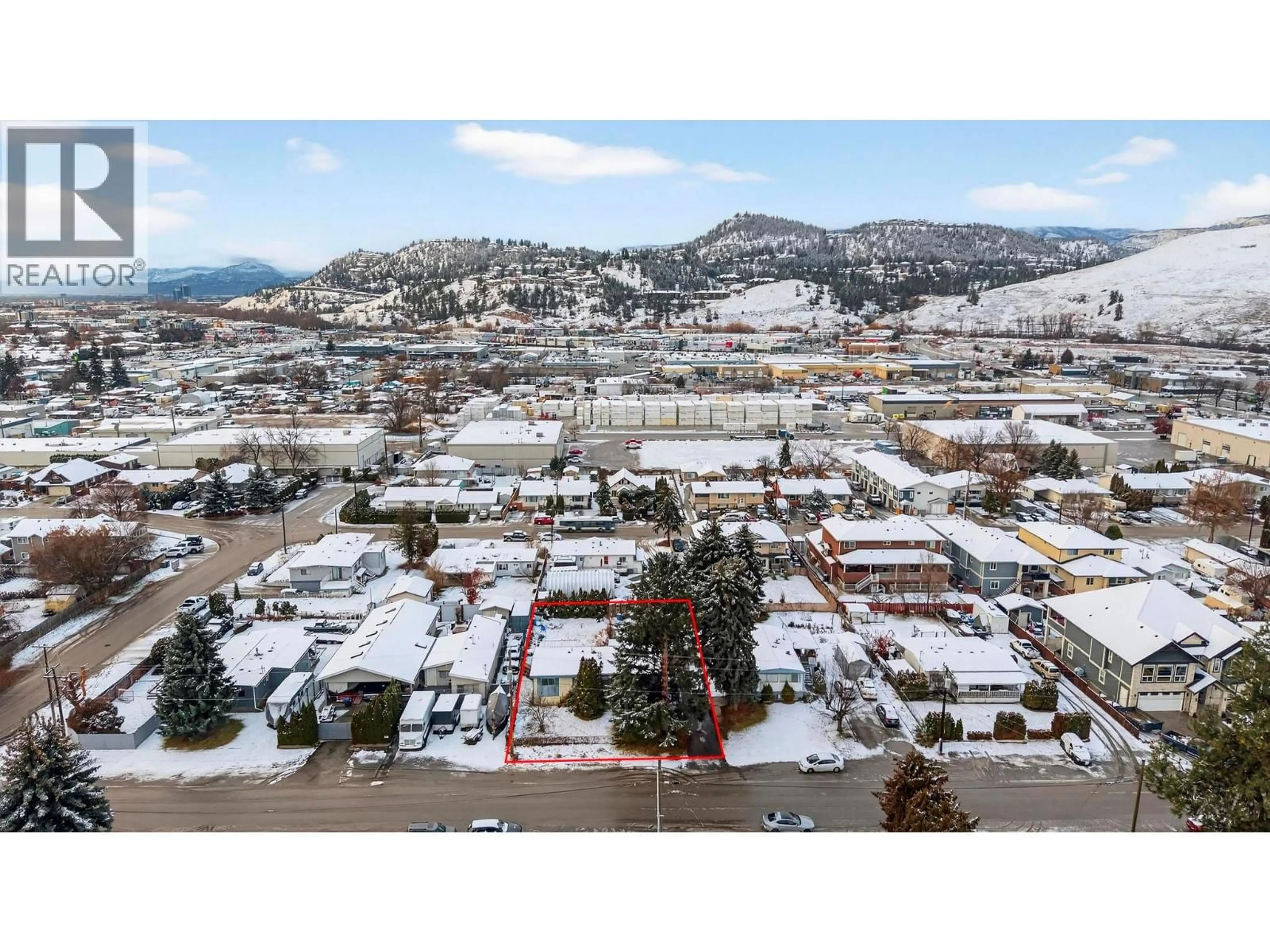 A pic from outside/outdoor area/front of a property/back of a property/a pic from drone, mountain view for 830 FRANKLYN ROAD, Kelowna British Columbia V1X3V1