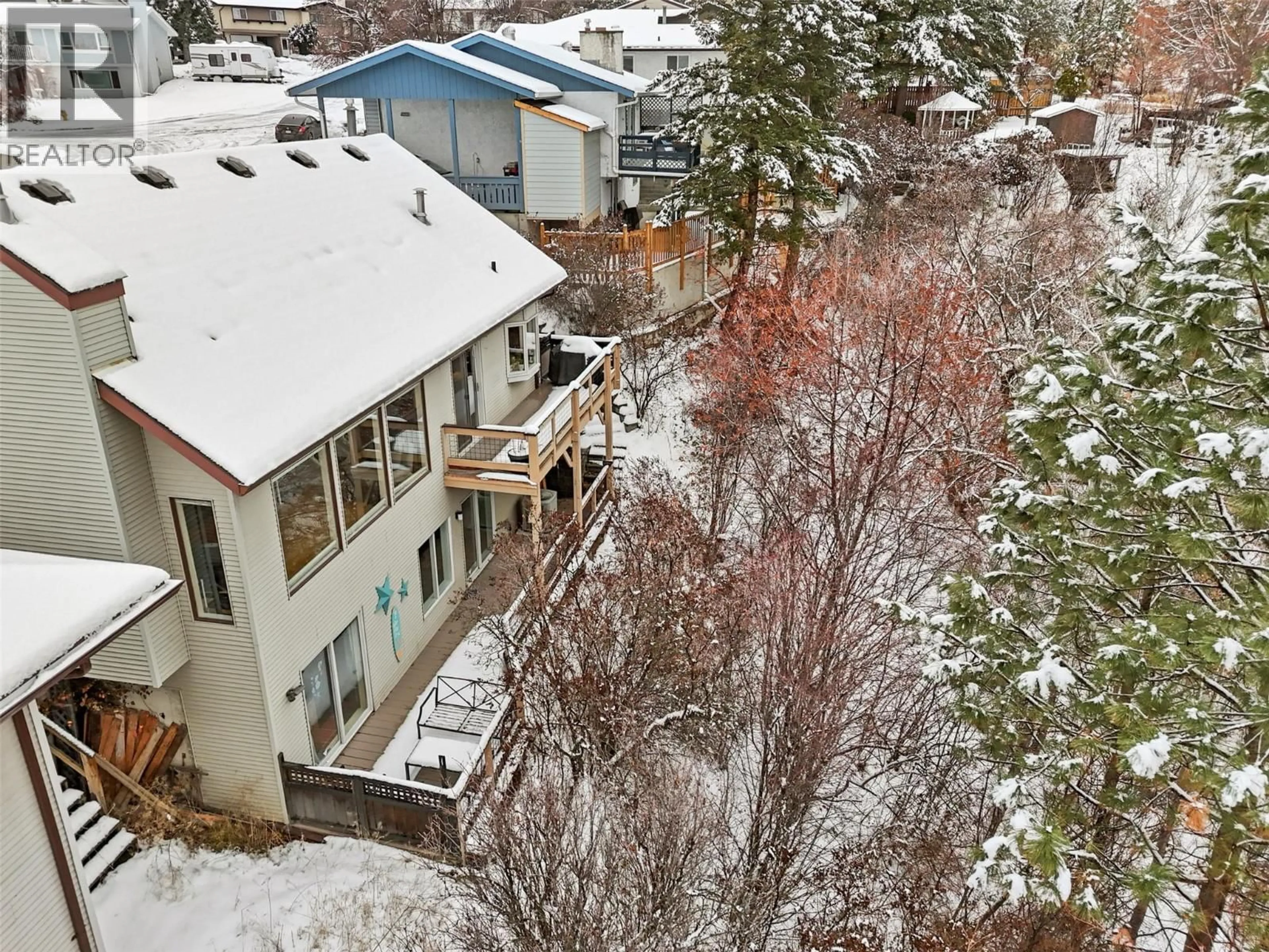 A pic from outside/outdoor area/front of a property/back of a property/a pic from drone, city buildings view from balcony for 328 WHITESHIELD CRESCENT, Kamloops British Columbia V2E1G3