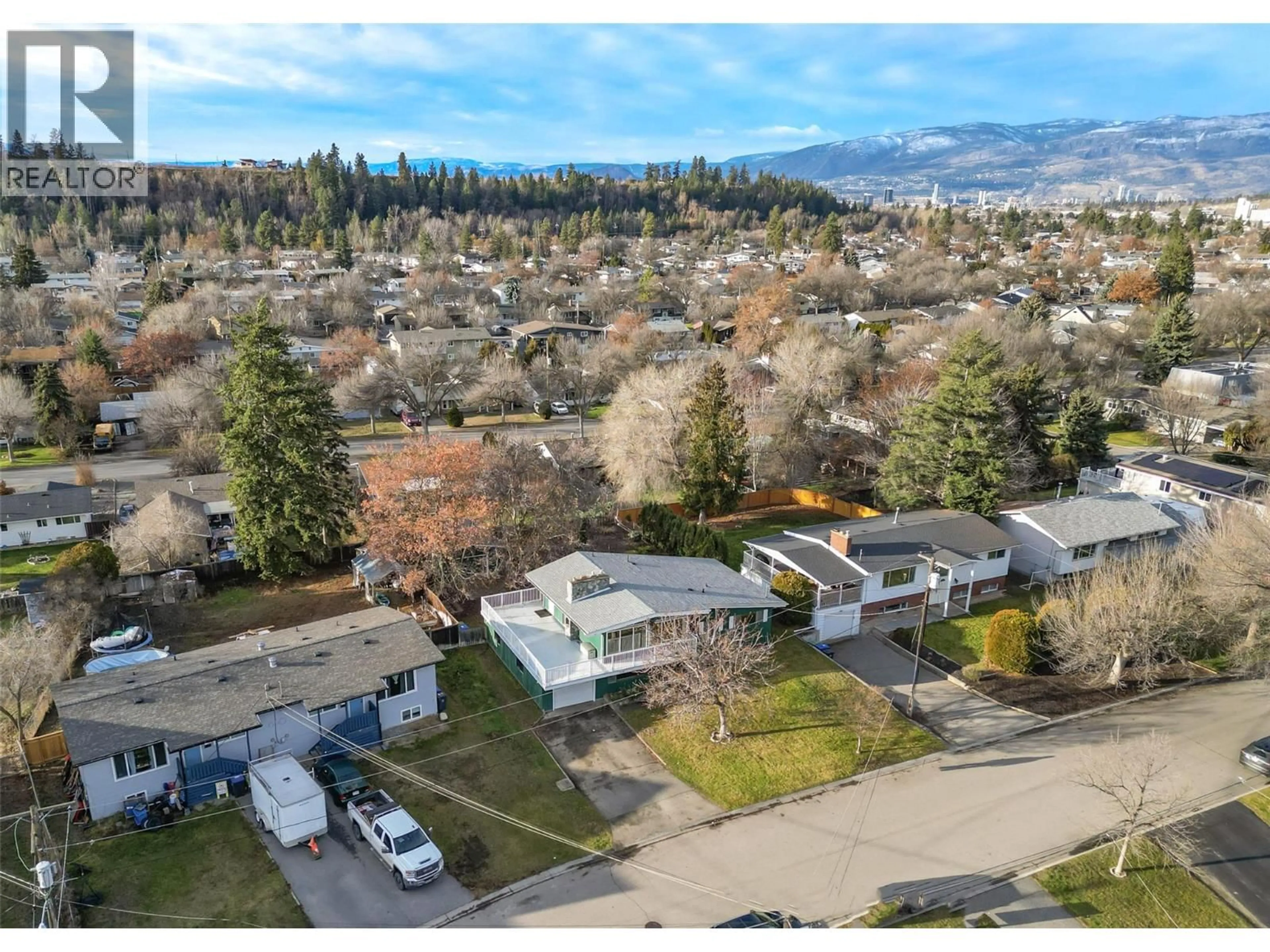A pic from outside/outdoor area/front of a property/back of a property/a pic from drone, mountain view for 840 MATT ROAD, Kelowna British Columbia V1X3W3