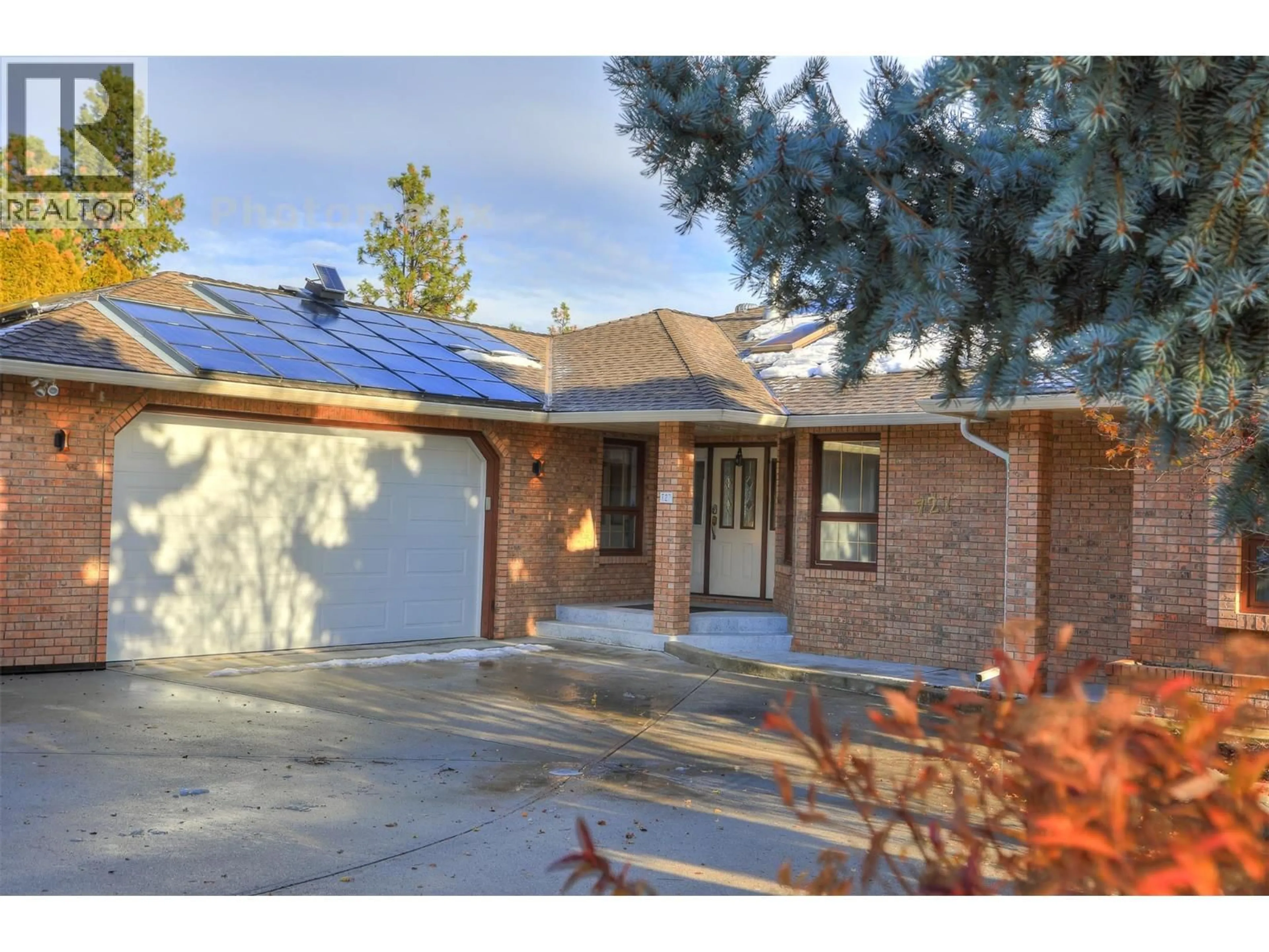 Home with brick exterior material, street for 727 CASSIAR CRESCENT, Kelowna British Columbia V1V1M7