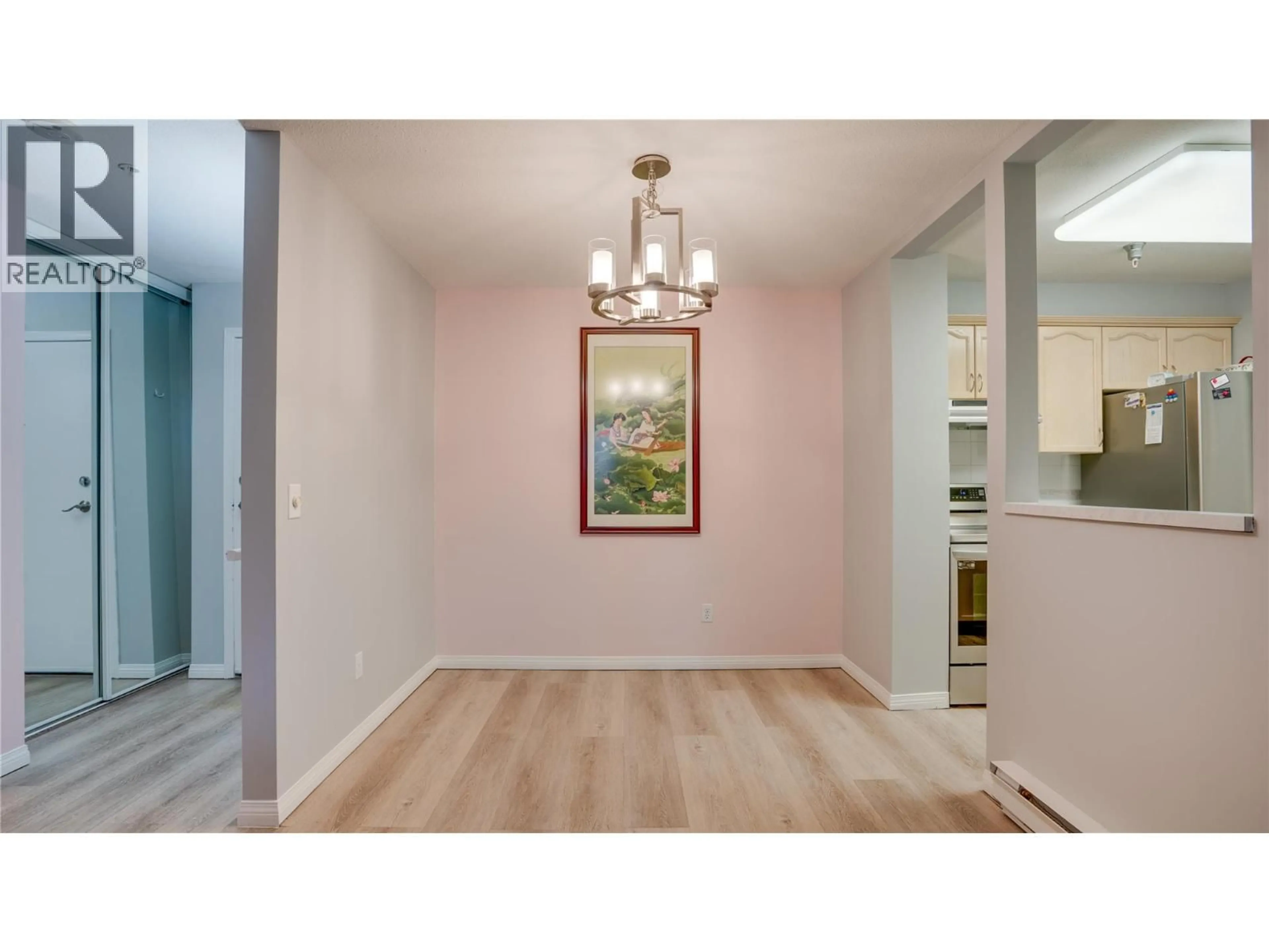 Indoor entryway for 104 - 3705 30 AVENUE, Vernon British Columbia V1T2E7