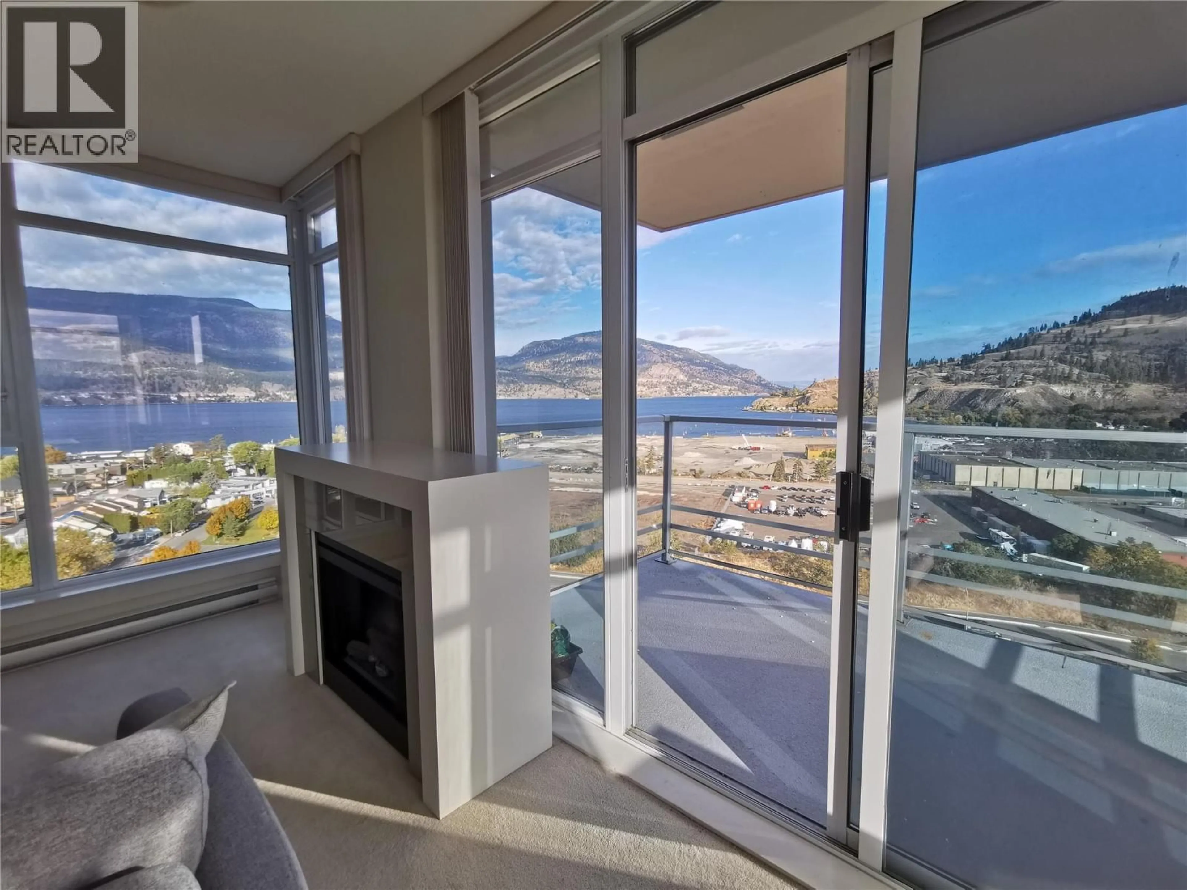 Balcony in the apartment, water/lake/river/ocean view for 1803 - 1075 SUNSET DRIVE, Kelowna British Columbia V1Y9Y9
