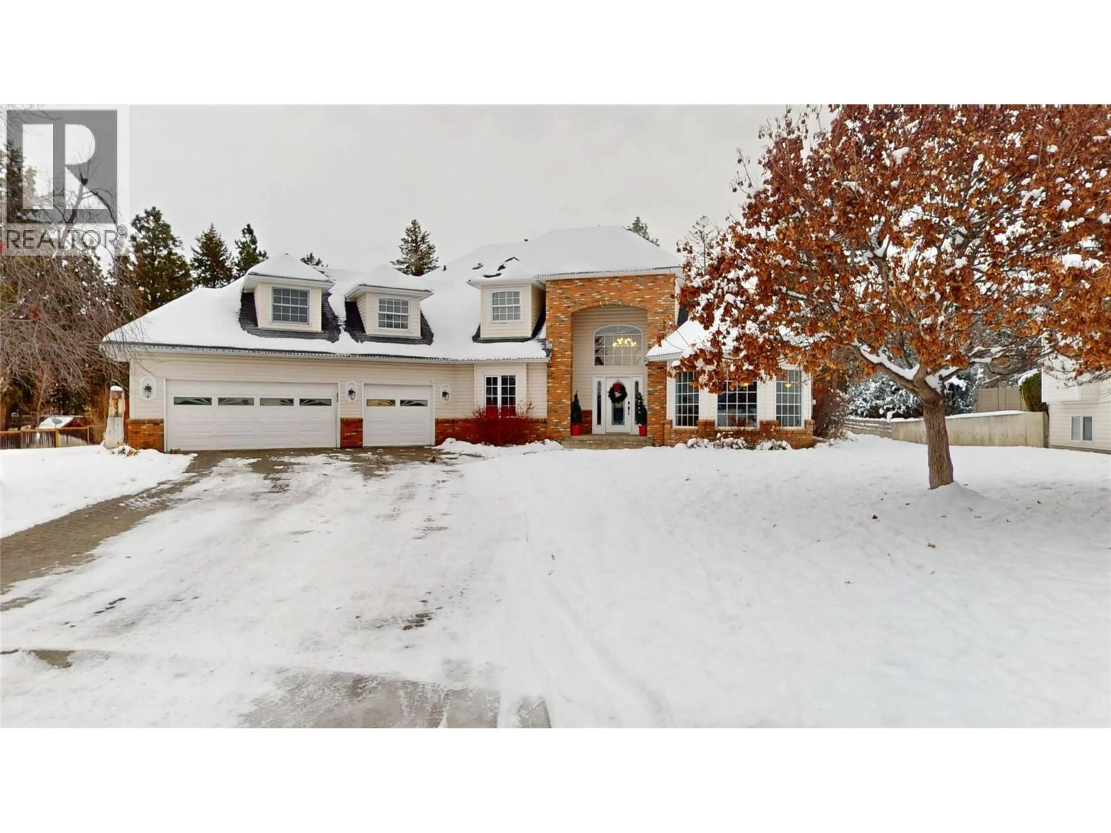 A pic from outside/outdoor area/front of a property/back of a property/a pic from drone, street for 3320 5TH STREET SOUTH, Cranbrook British Columbia V1C6L9