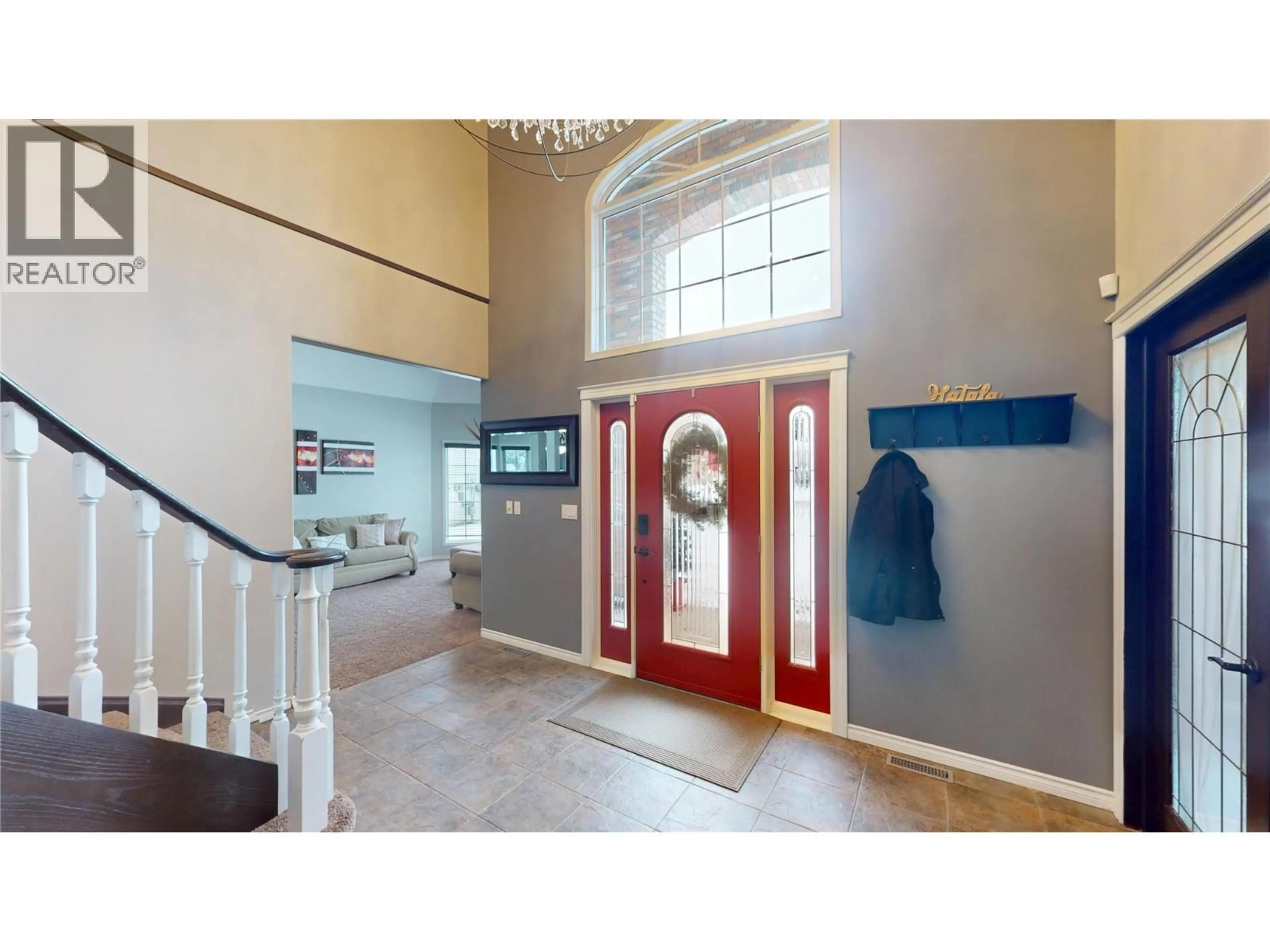 Indoor foyer for 3320 5TH STREET SOUTH, Cranbrook British Columbia V1C6L9