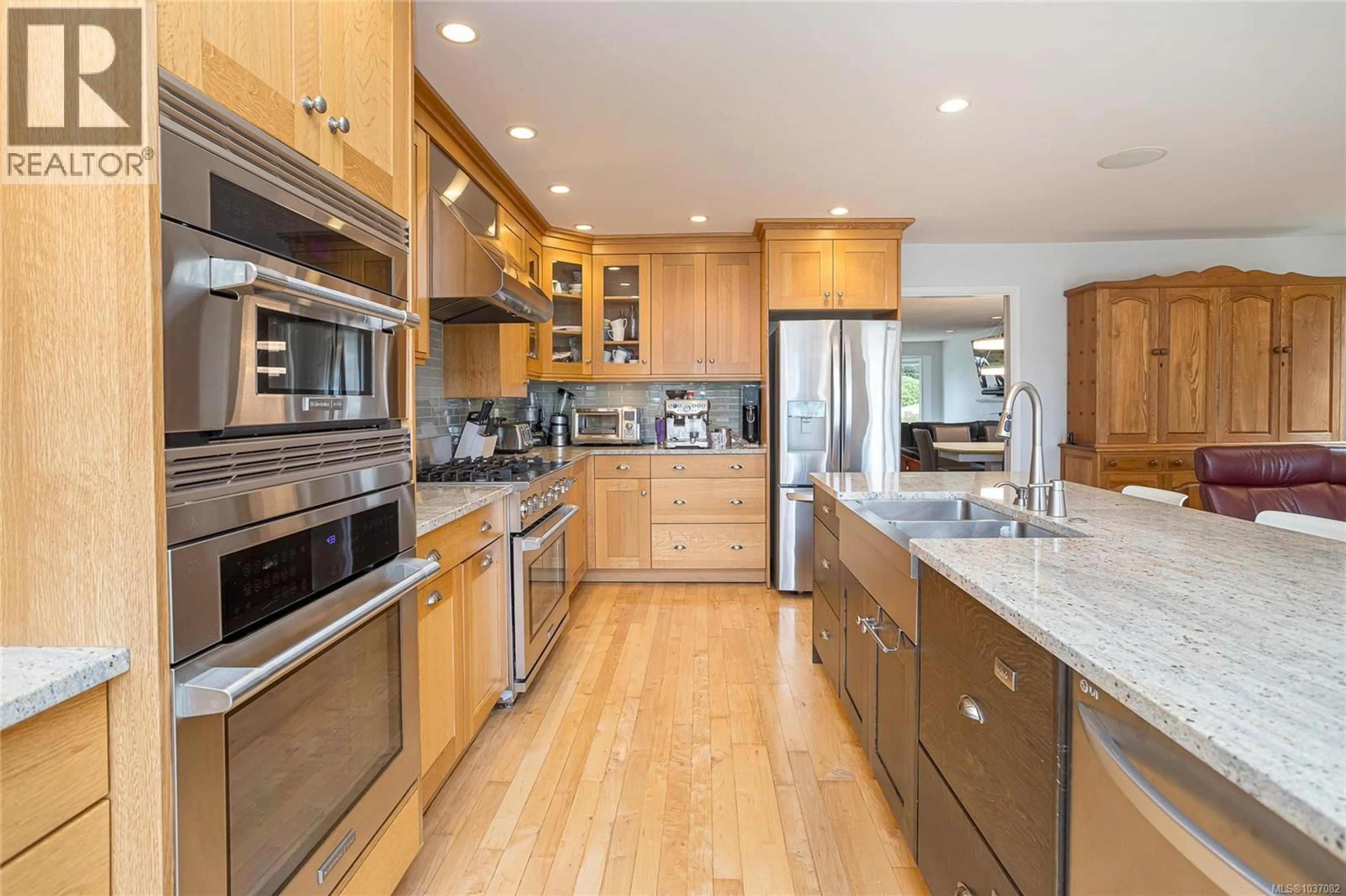 Unknown for 825 BEXHILL PLACE, Colwood British Columbia V9C3V5