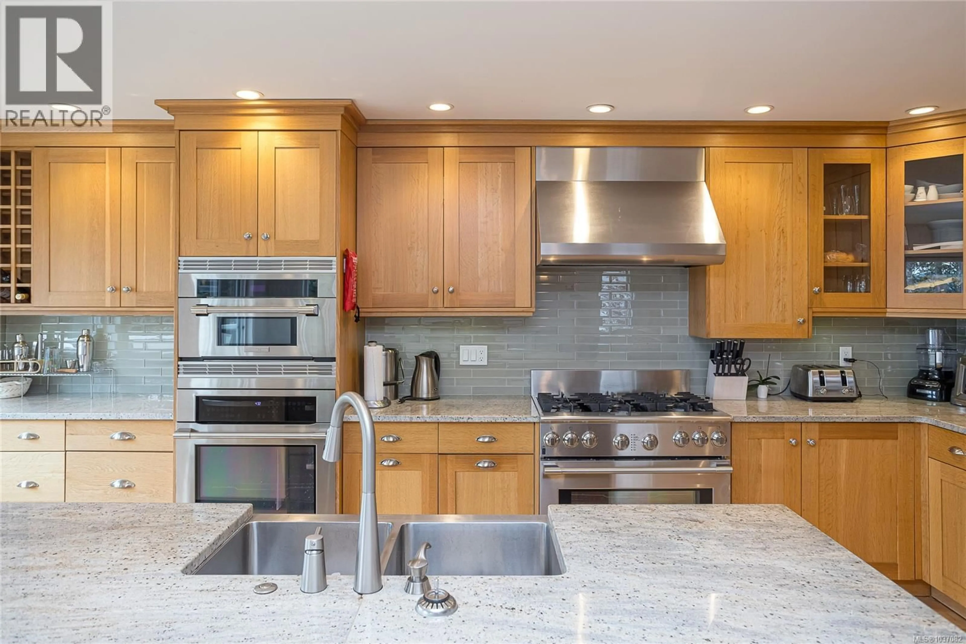 Unknown for 825 BEXHILL PLACE, Colwood British Columbia V9C3V5