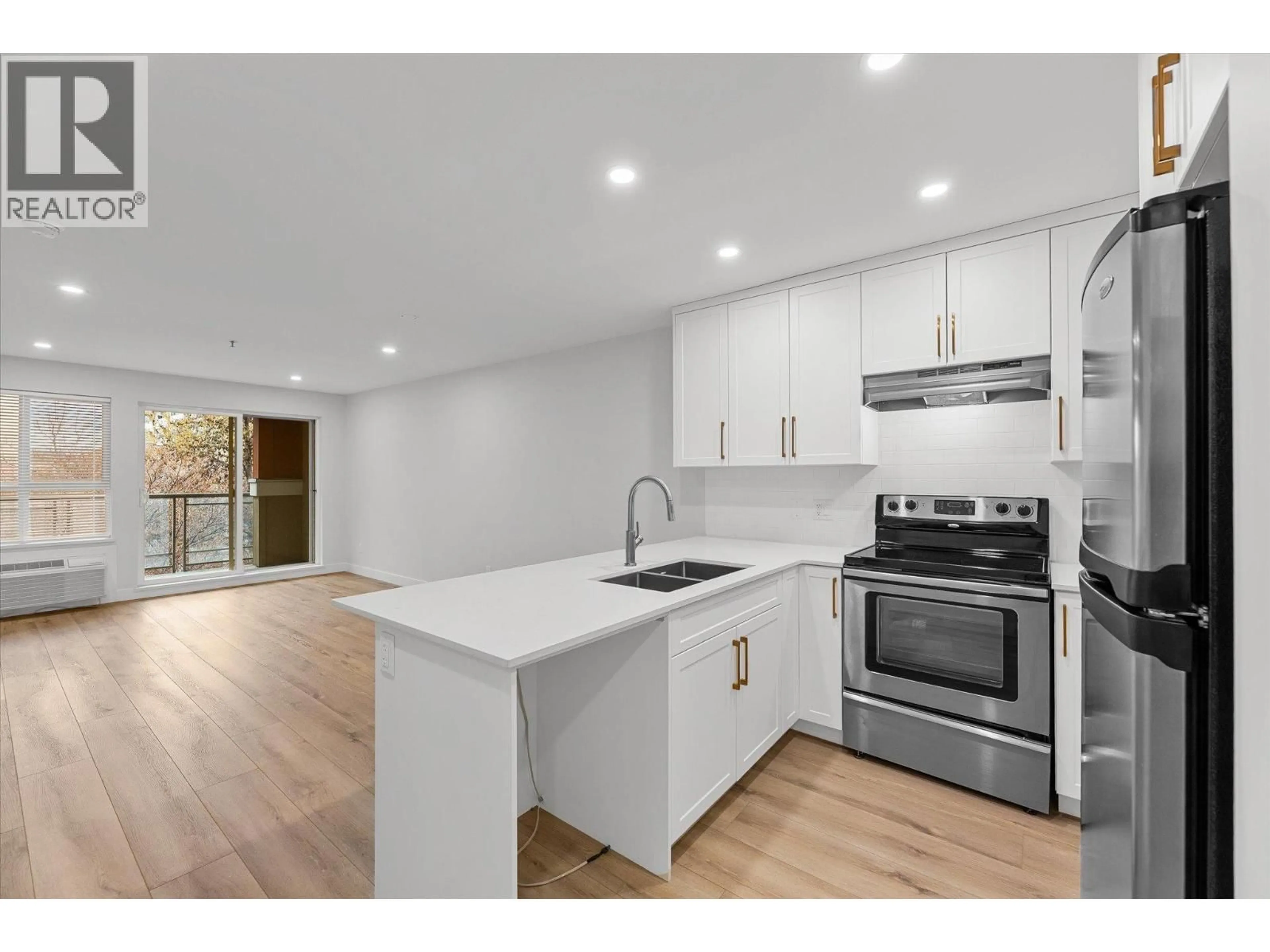 Open concept kitchen, unknown for 333 - 1099 SUNSET DRIVE, Kelowna British Columbia V1Y9Z1