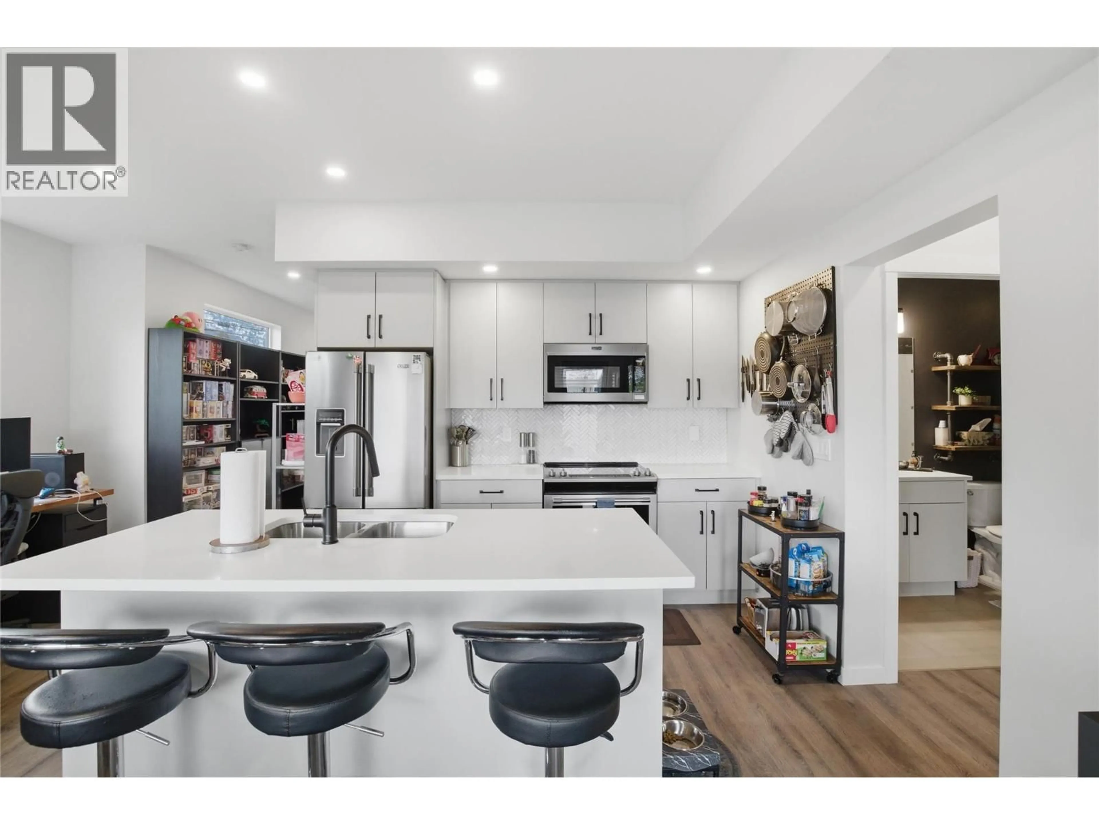 Open concept kitchen, unknown for 101 - 2925 WESTSYDE ROAD, Kamloops British Columbia V2B7E6