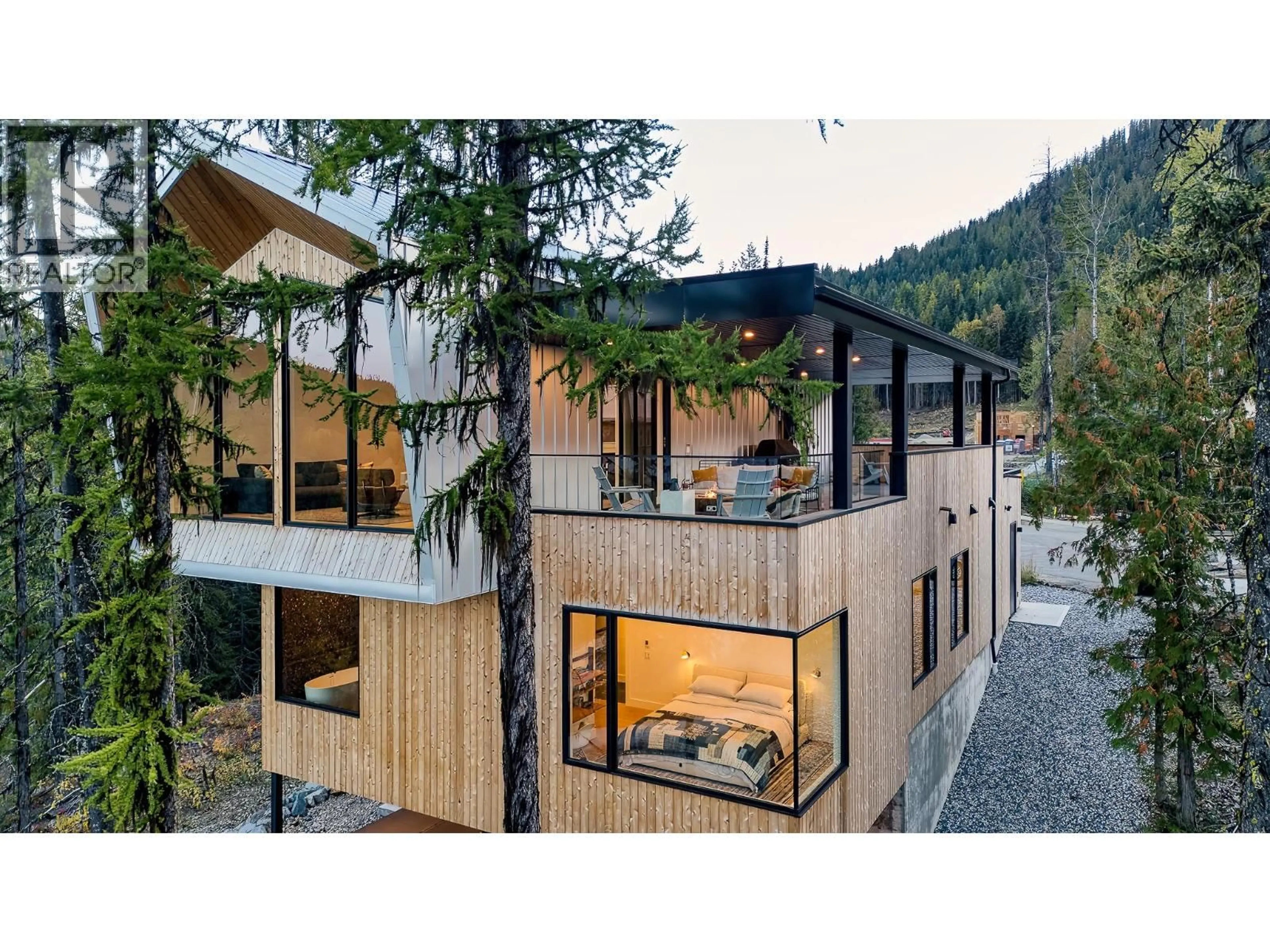 Home with vinyl exterior material, mountain view for 322 LARCH TERRACE, Rossland British Columbia V0G1Y0