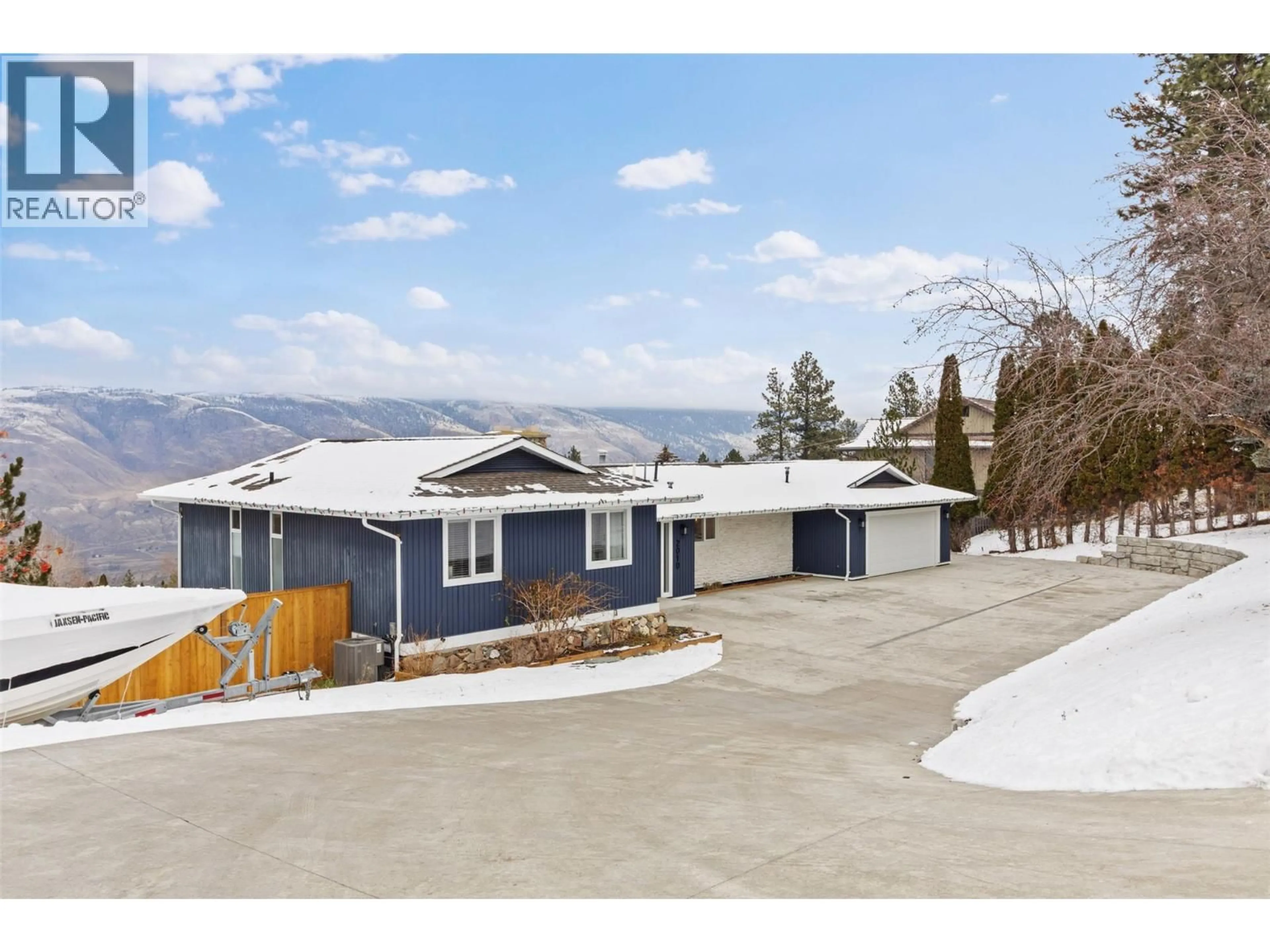 A pic from outside/outdoor area/front of a property/back of a property/a pic from drone, mountain view for 2010 HIGH COUNTRY BOULEVARD, Kamloops British Columbia V2E1L1