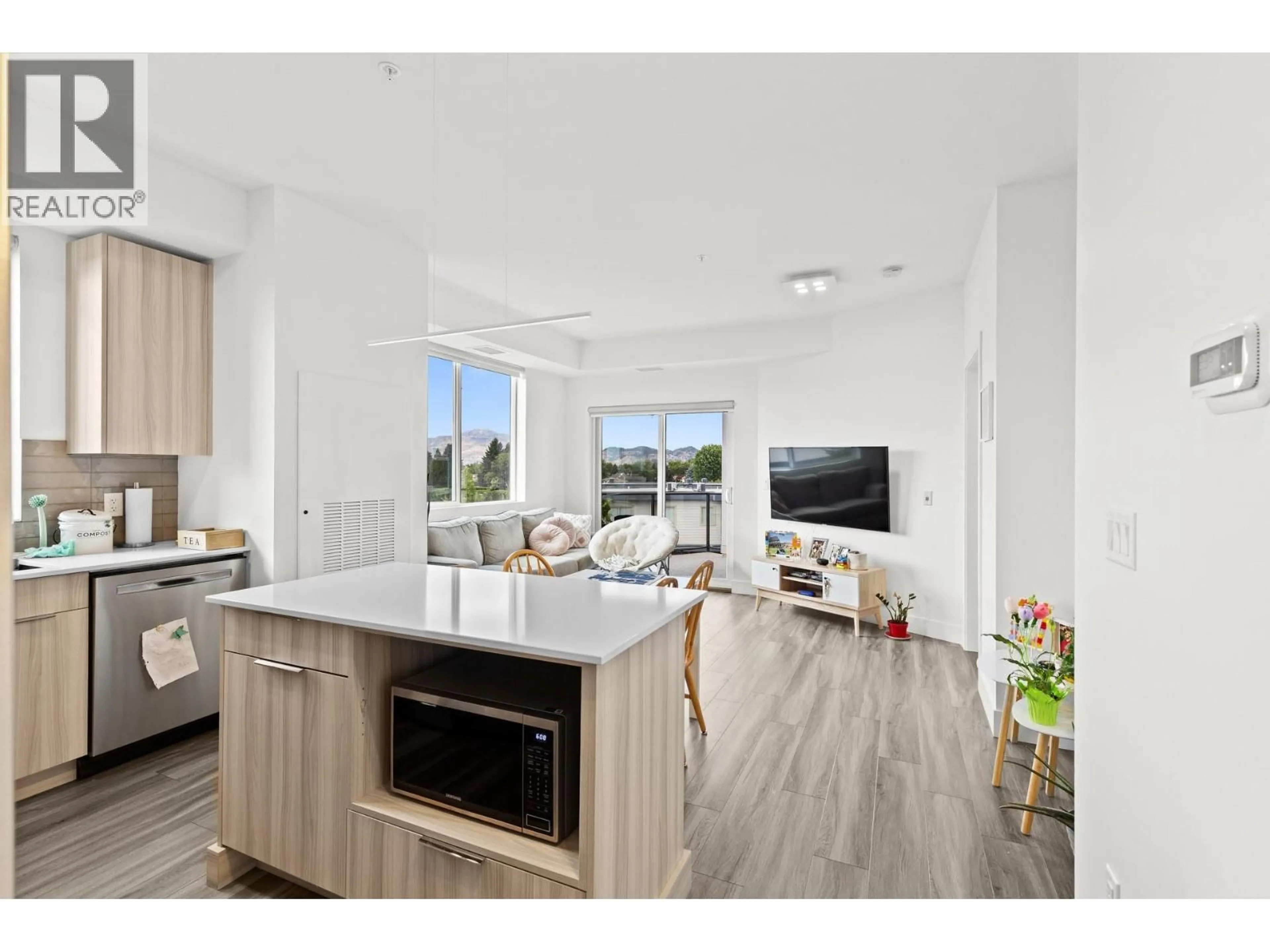 Open concept kitchen, unknown for 405 - 3634 MISSION SPRINGS DRIVE, Kelowna British Columbia V1W0C9