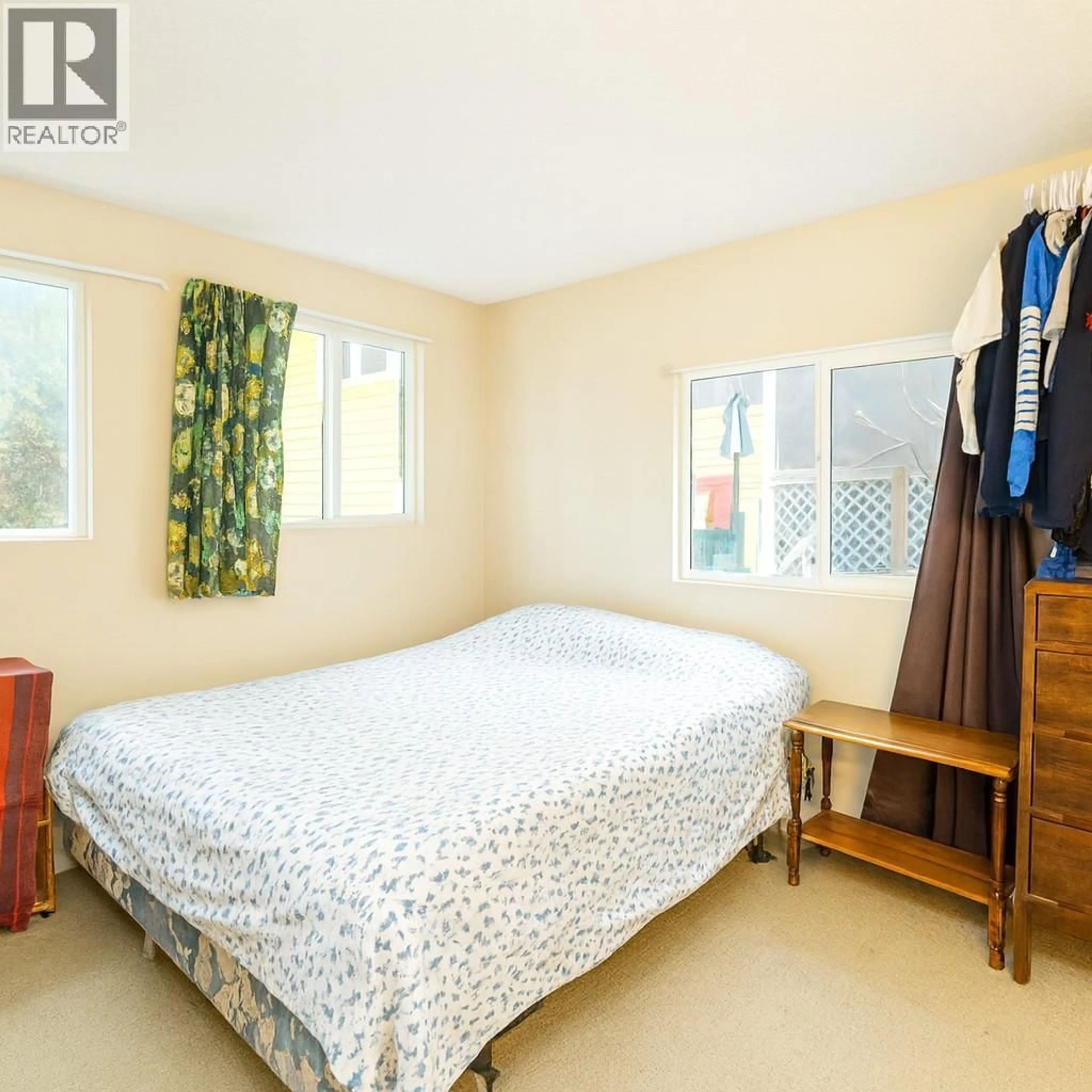 Bedroom with bed, unknown for 13 - 1860 BOUCHERIE ROAD, Kelowna British Columbia V4T2A9
