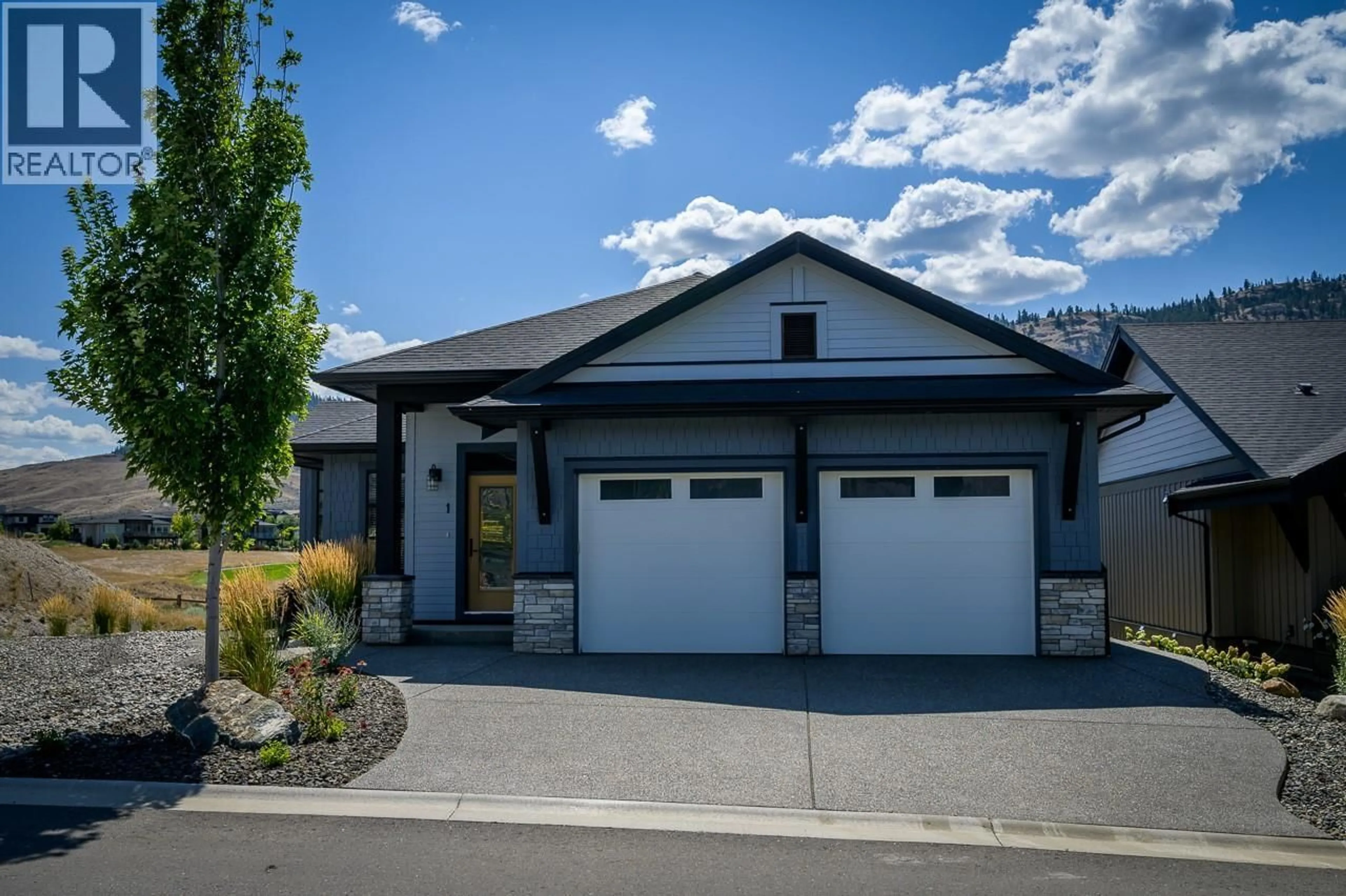 Home with vinyl exterior material, street for 1 - 260 RUE CHEVAL NOIR OTHER, Kamloops British Columbia V1S0G1