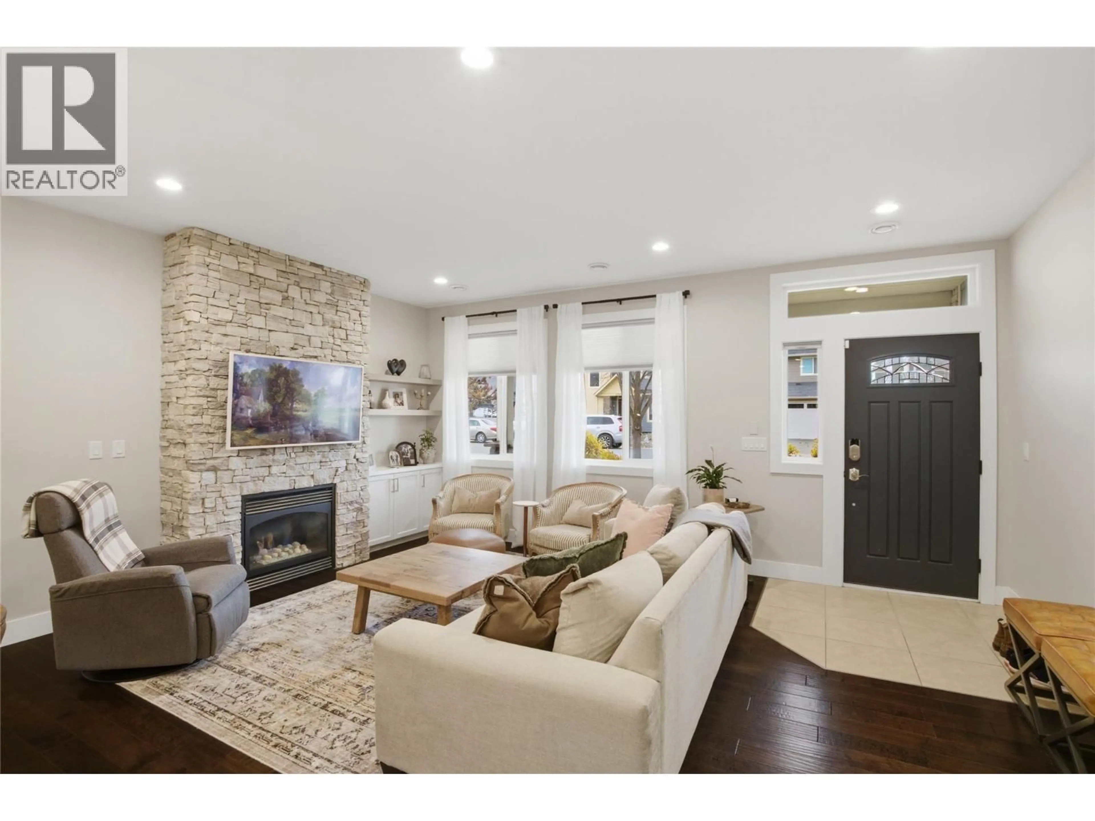 Living room with furniture, unknown for 2780 BEACHMOUNT CRESCENT, Kamloops British Columbia V2B0E6
