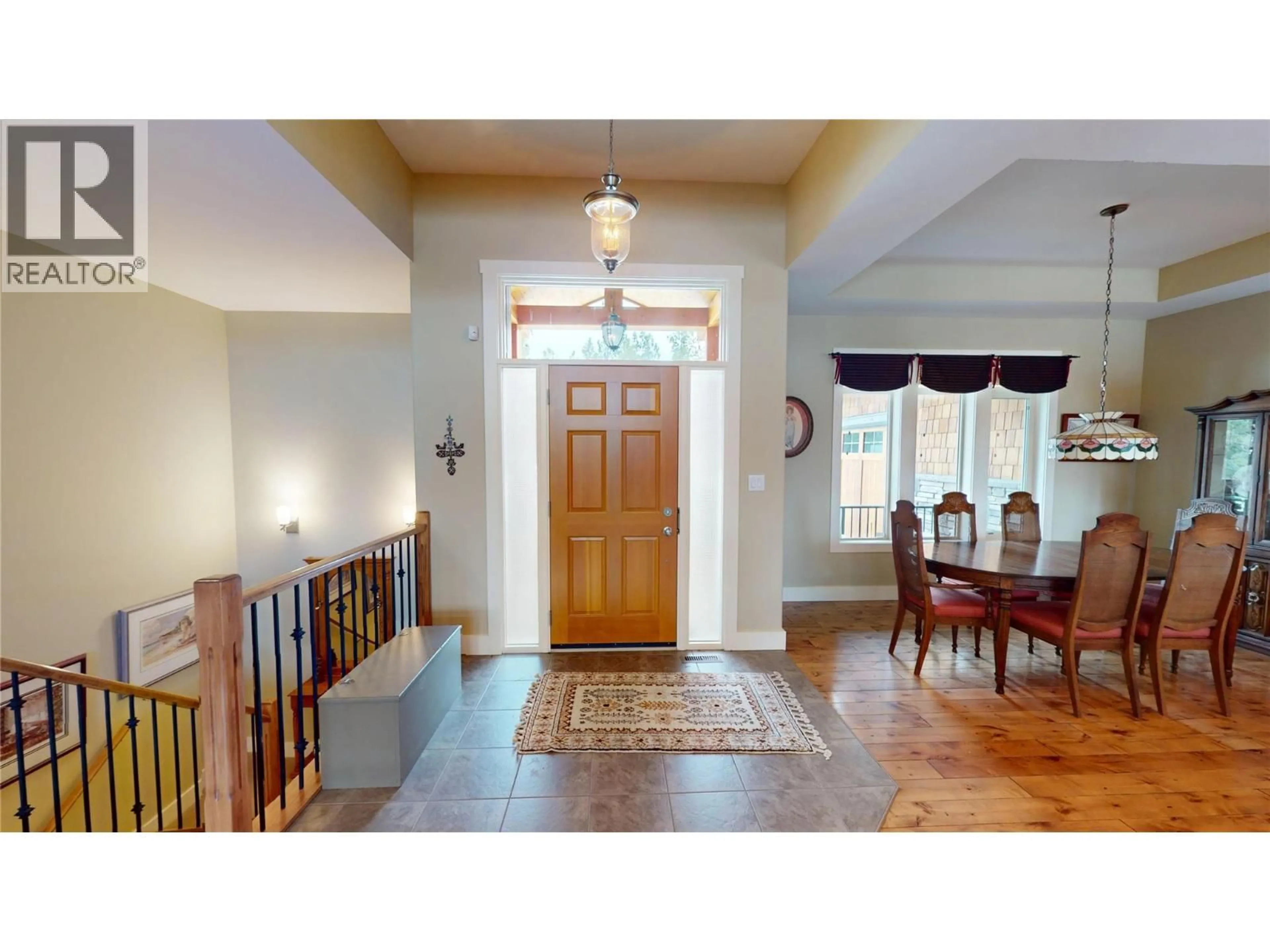 Indoor entryway for 132 PURCELL PLACE, Cranbrook British Columbia V1C0C6