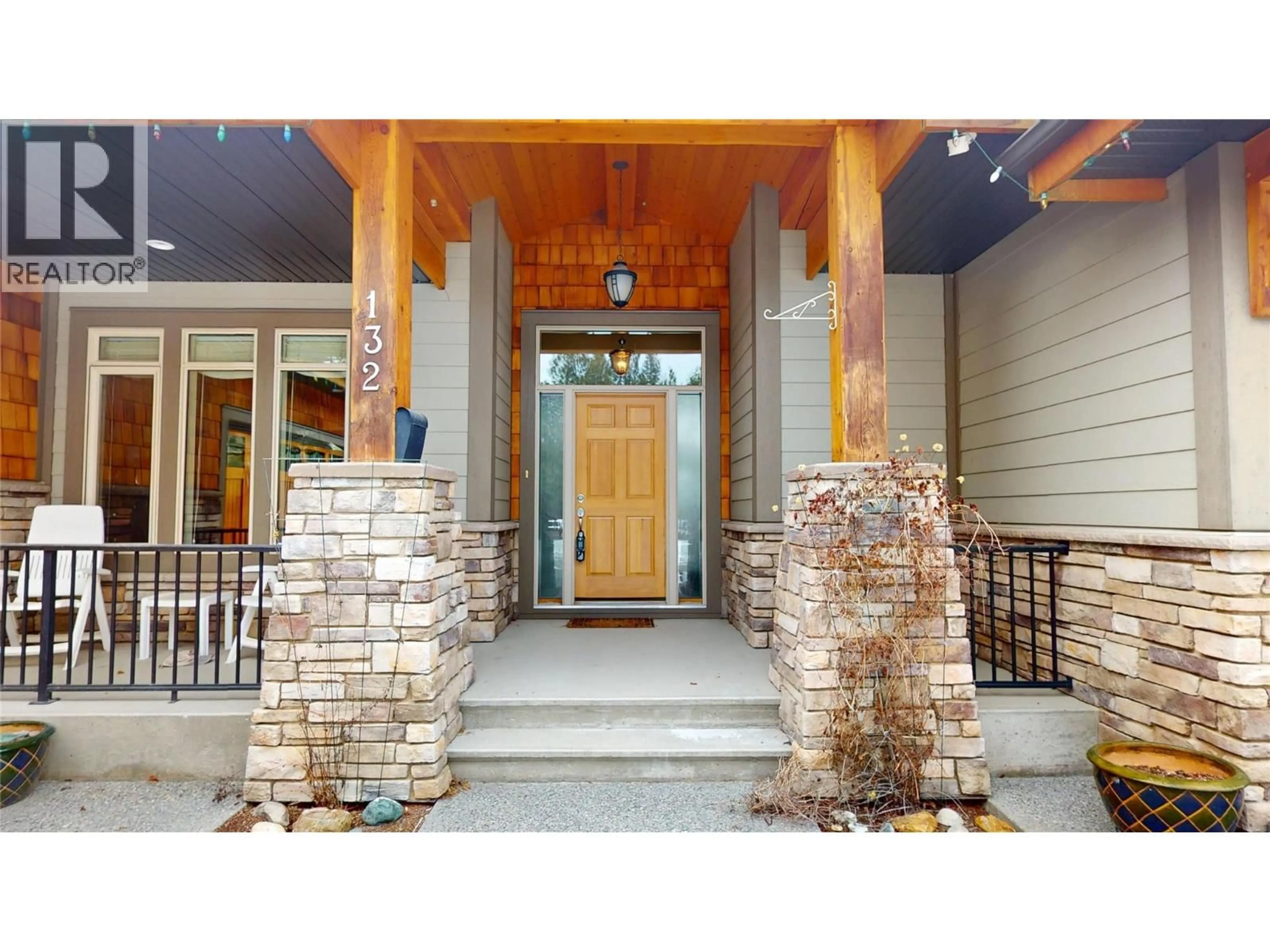 Indoor entryway for 132 PURCELL PLACE, Cranbrook British Columbia V1C0C6