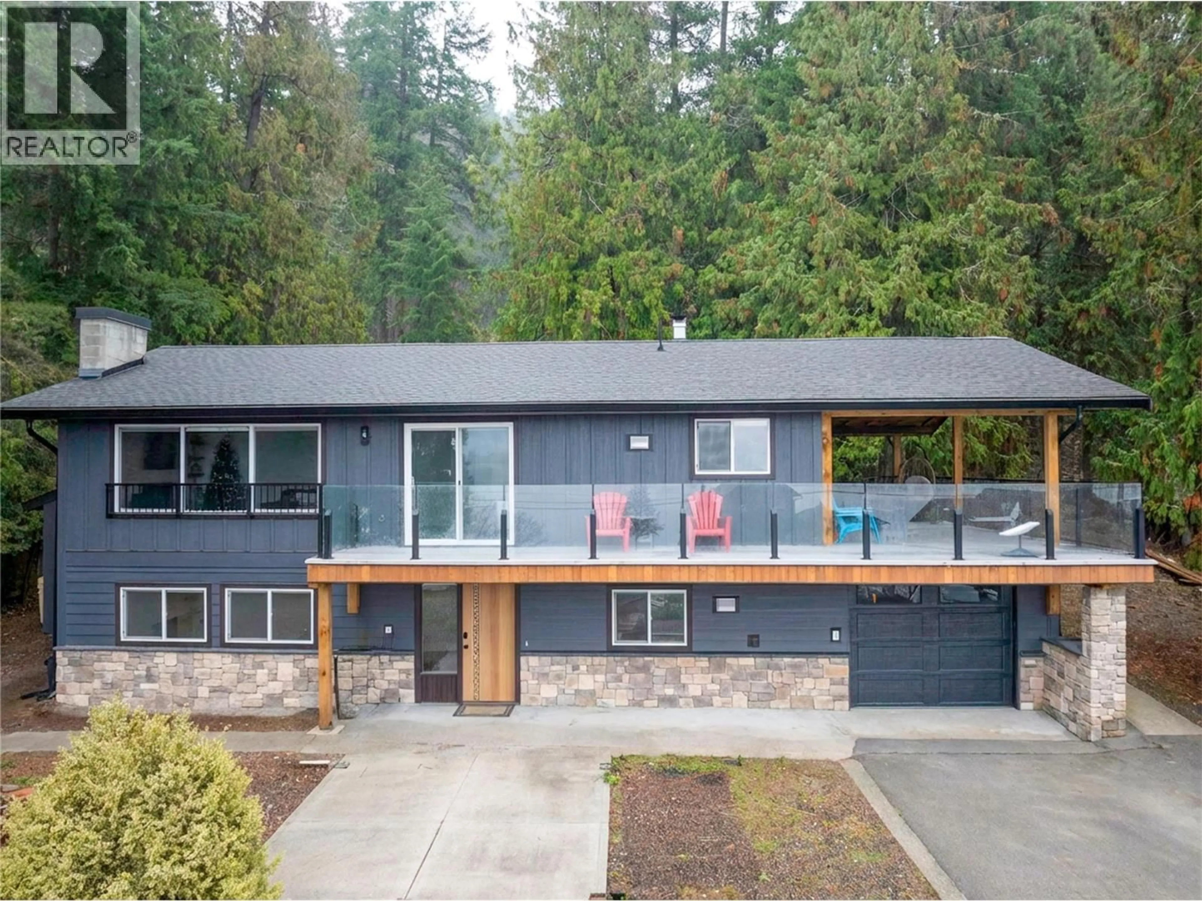 Home with vinyl exterior material, unknown for 2022 EAGLE BAY ROAD, Blind Bay British Columbia V0E1H1