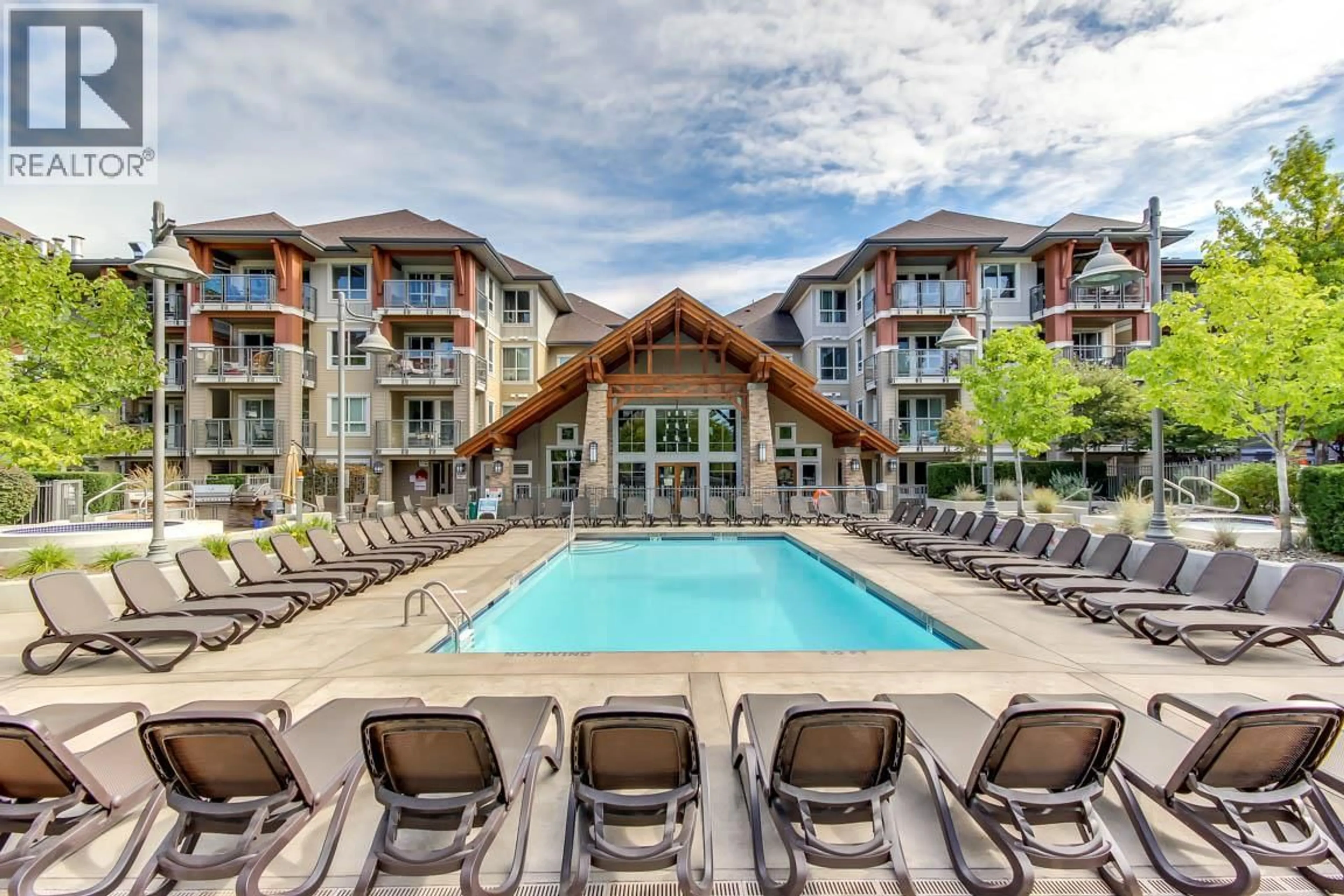 Pool for 334 - 1099 SUNSET DRIVE, Kelowna British Columbia V1Y9Z2
