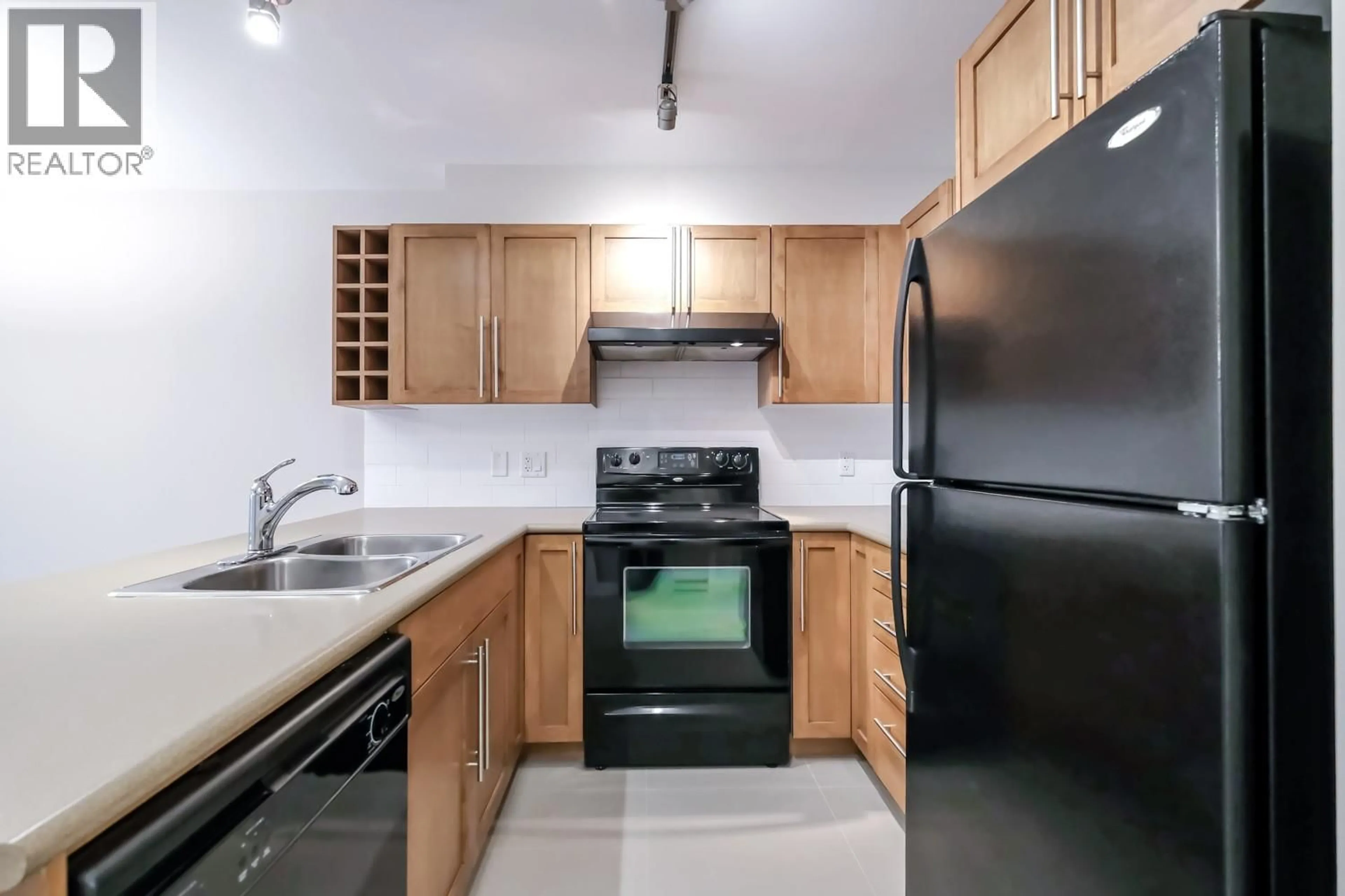 Standard kitchen, unknown for 334 - 1099 SUNSET DRIVE, Kelowna British Columbia V1Y9Z2