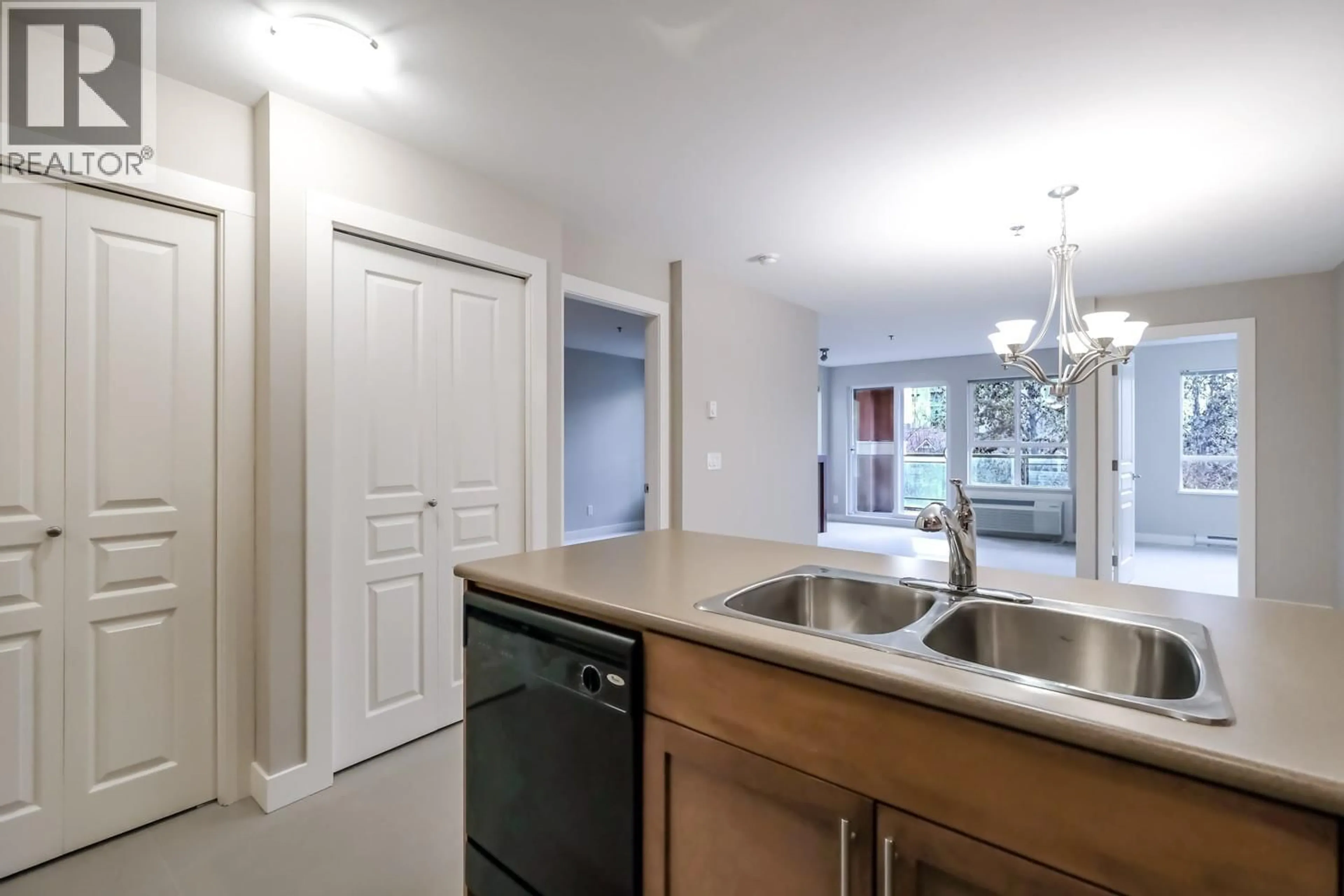 Open concept kitchen, unknown for 334 - 1099 SUNSET DRIVE, Kelowna British Columbia V1Y9Z2