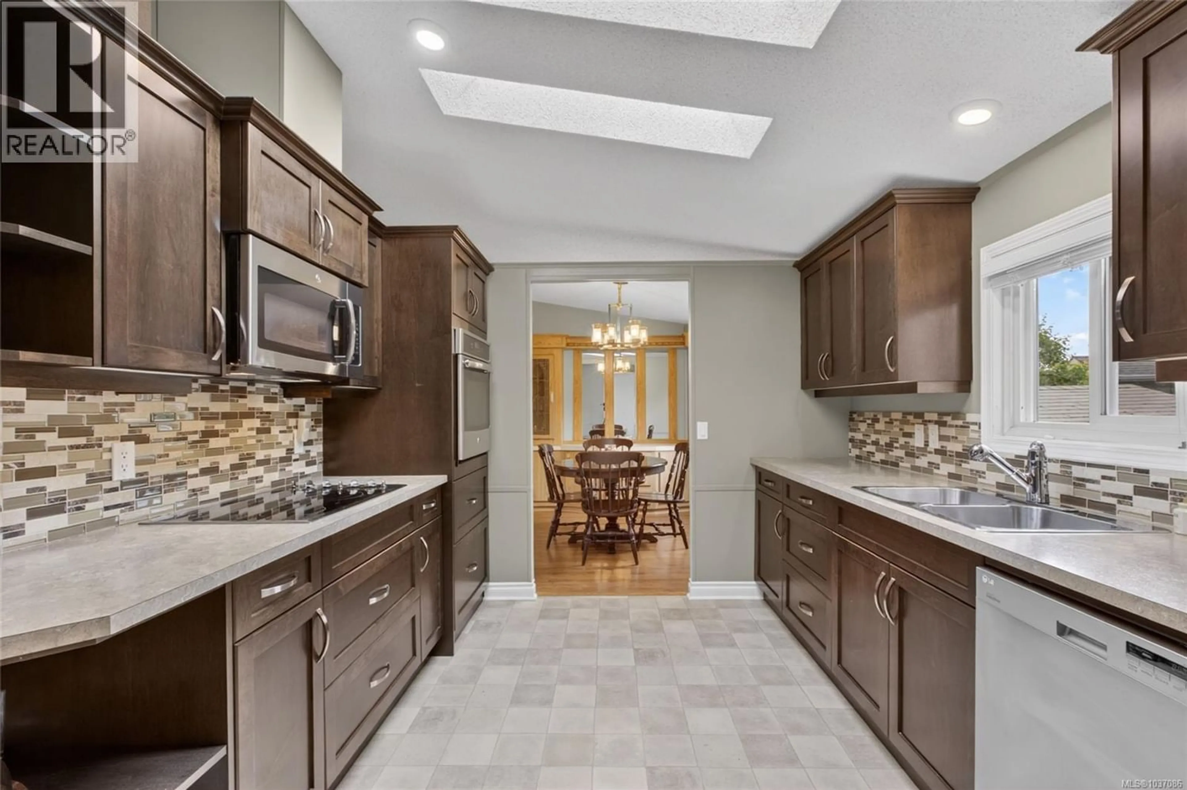 Unknown for 2200 STADACONA DRIVE, Comox British Columbia V9M3P9