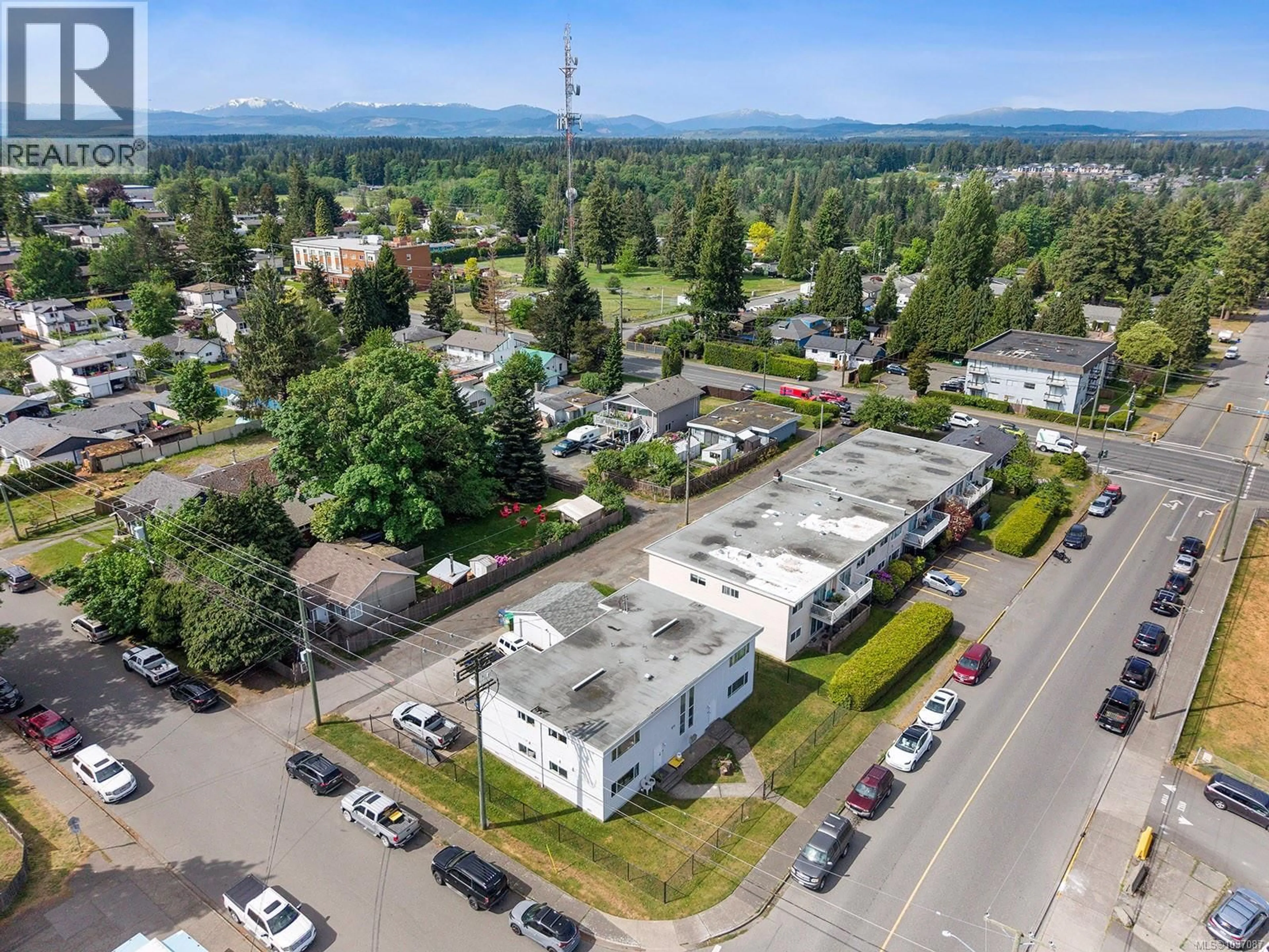 A pic from outside/outdoor area/front of a property/back of a property/a pic from drone, unknown for 501 7TH AVENUE, Campbell River British Columbia V9W4A2