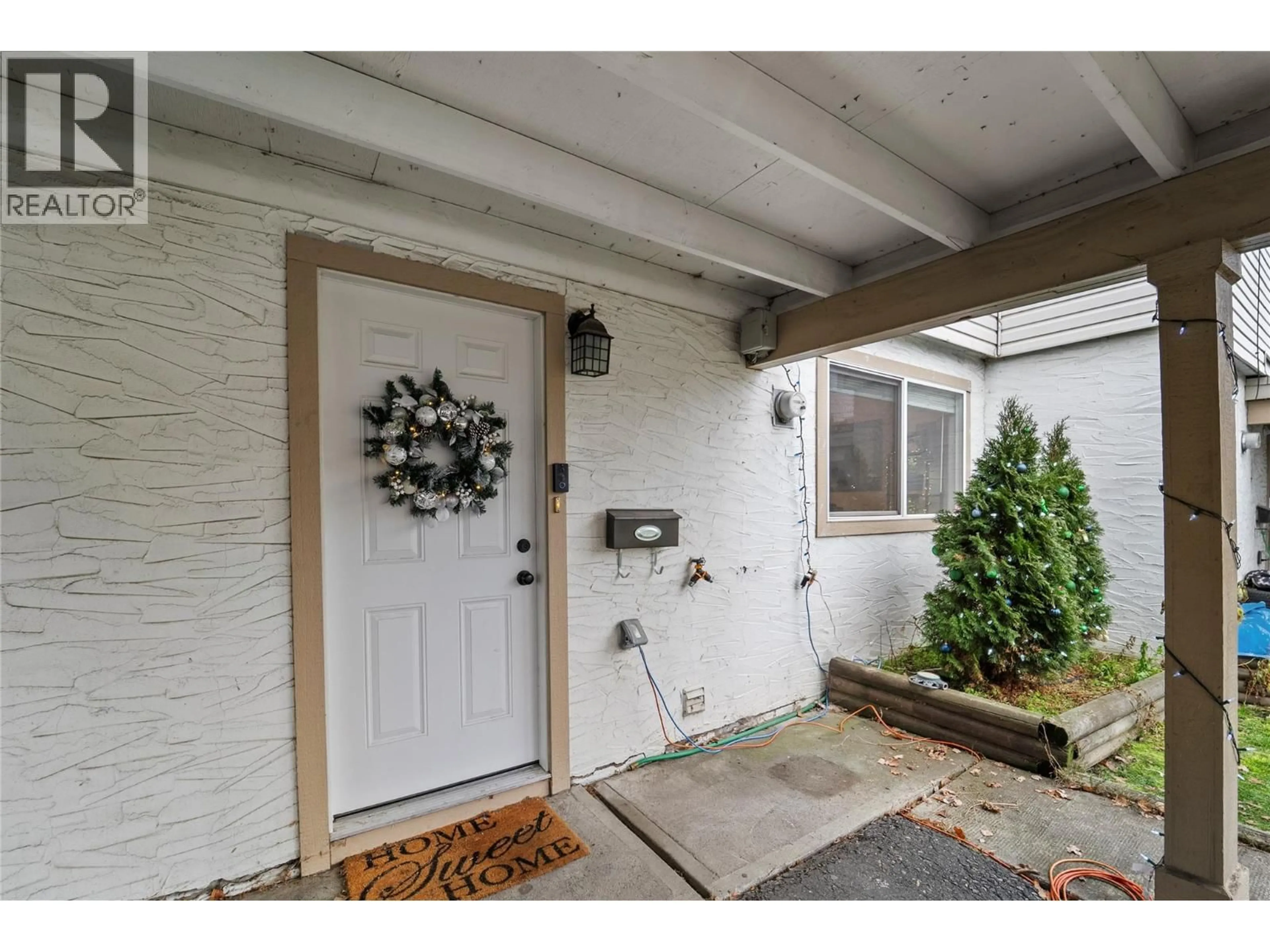 Indoor entryway for 24 - 700 COLLINGWOOD DRIVE, Kamloops British Columbia V2B6B9