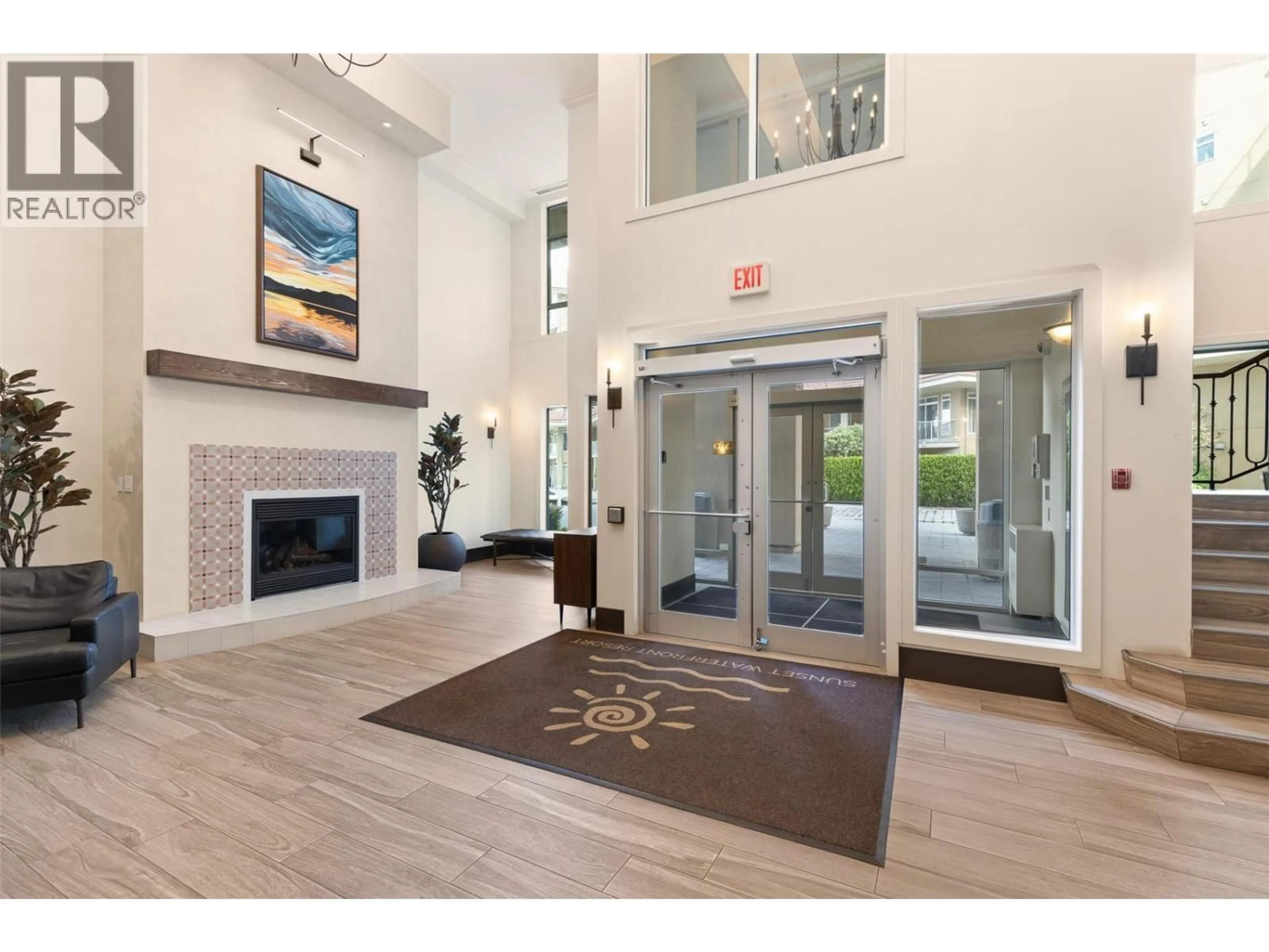 Indoor foyer for 401 - 1128 SUNSET DRIVE, Kelowna British Columbia V1Y9W7