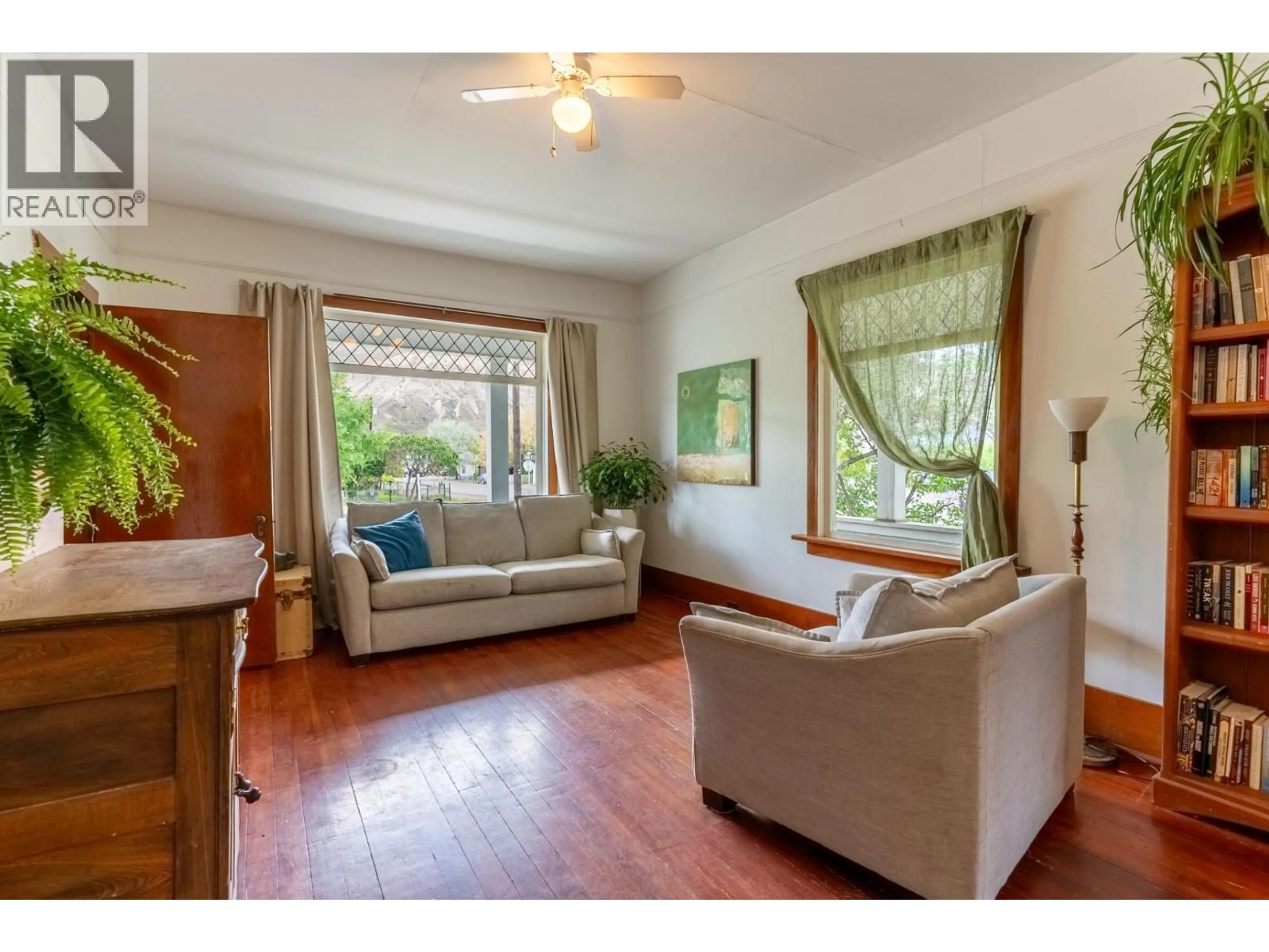 Living room with furniture, wood/laminate floor for 602 BRINK STREET, Ashcroft British Columbia V0K1A0