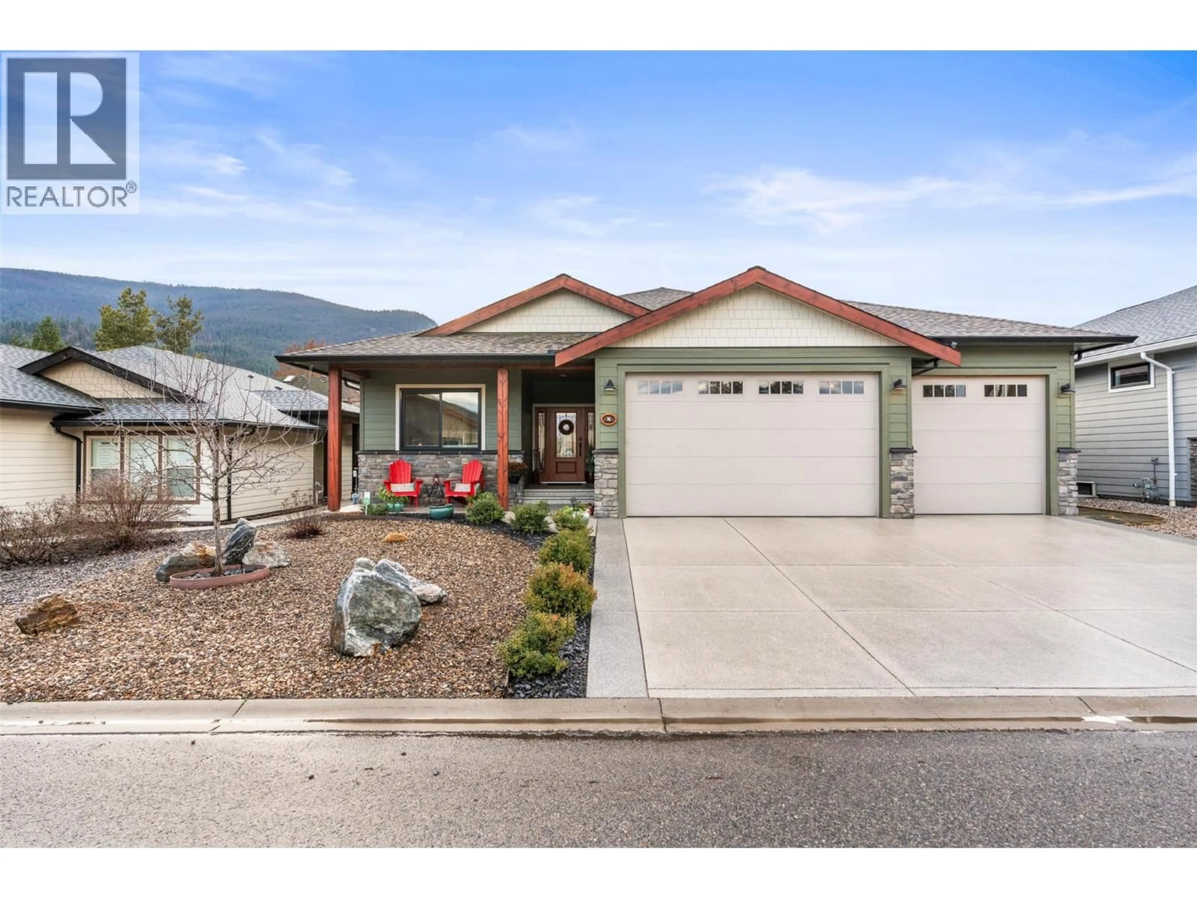 Home with vinyl exterior material, mountain view for 8 - 2444 YORK AVENUE, Armstrong British Columbia V4Y0Y3