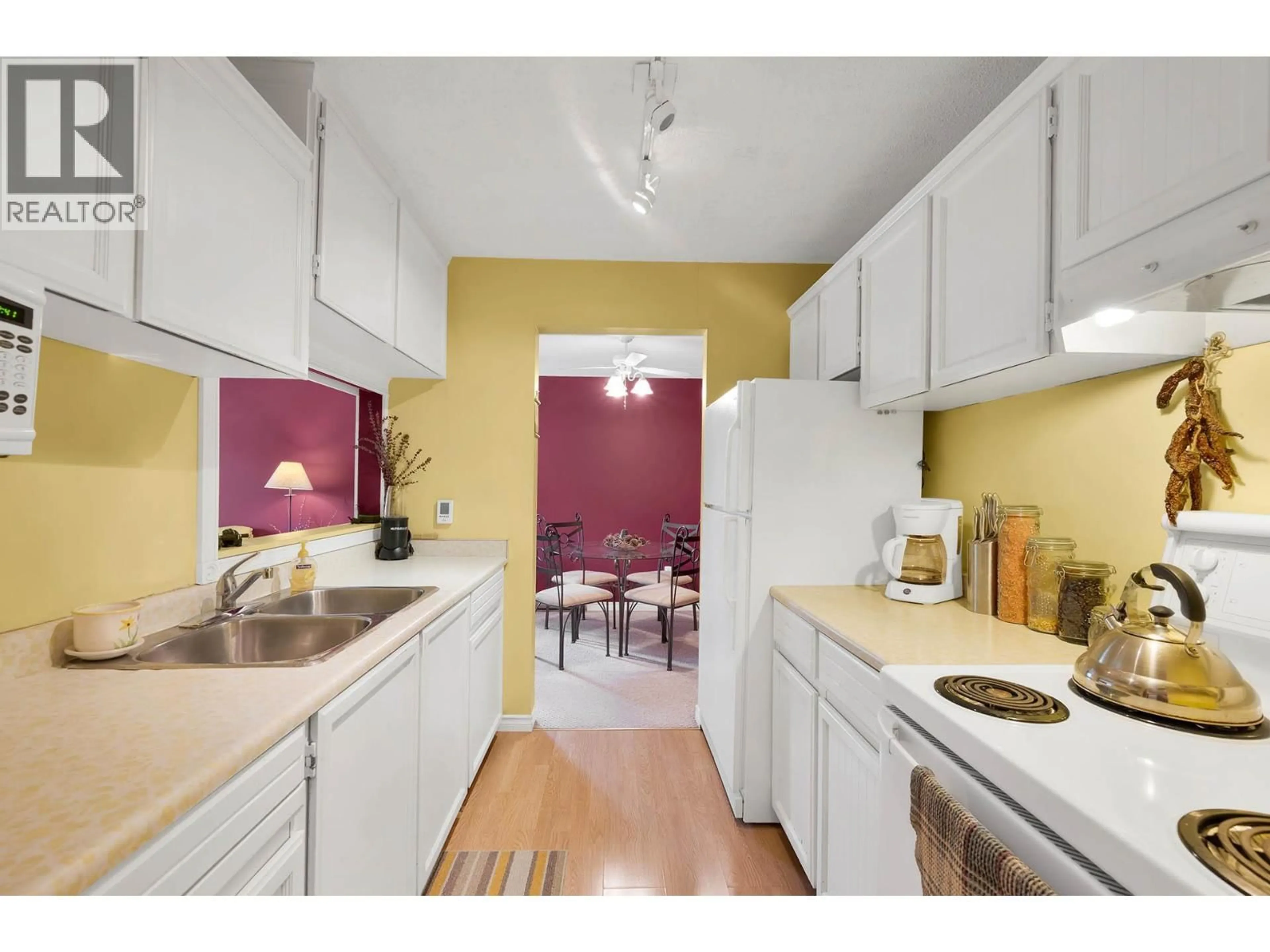 Standard kitchen, unknown for 16 - 245 PARK DRIVE, Clearwater British Columbia V0E1N1