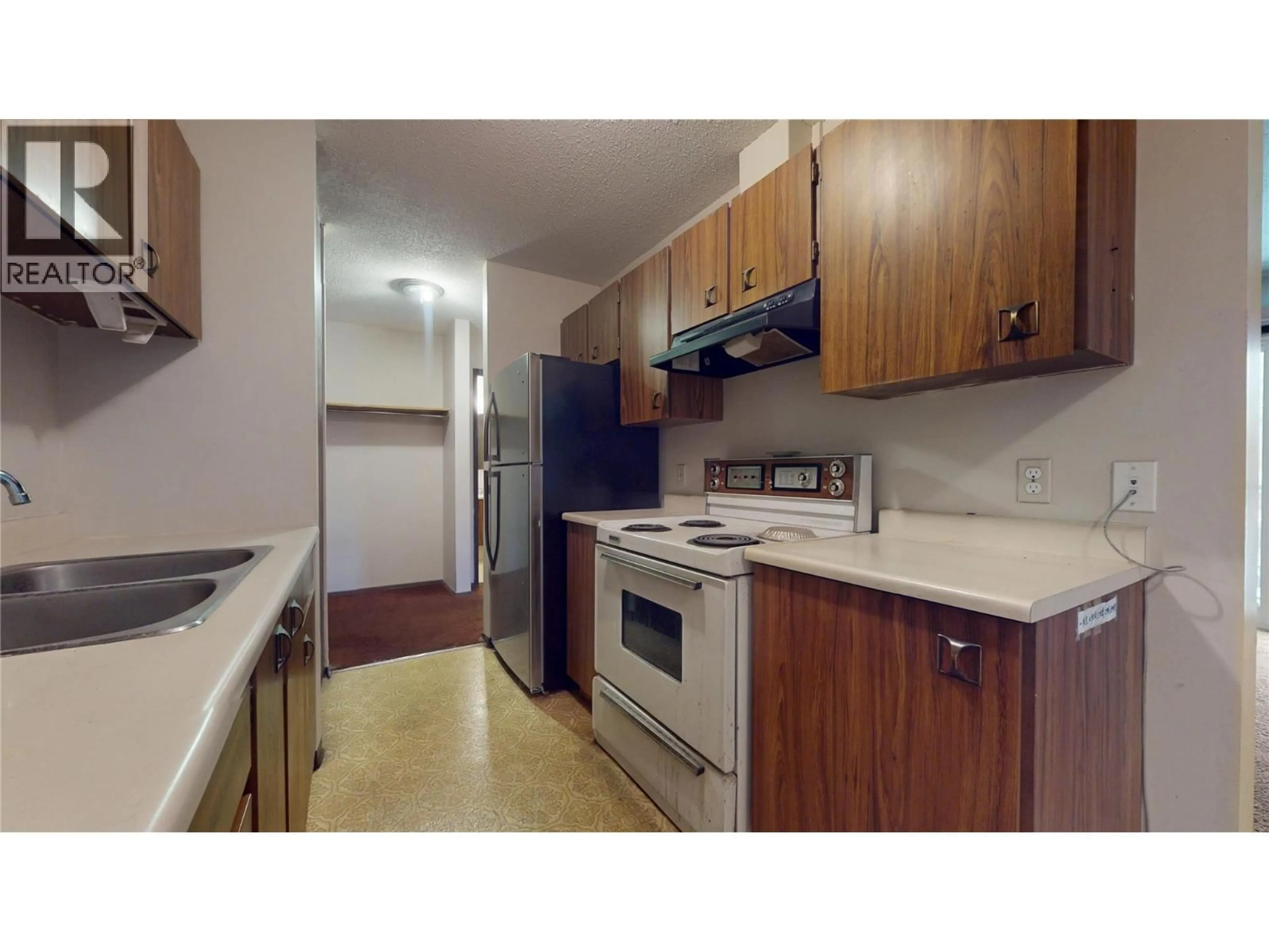 Standard kitchen, wood/laminate floor for 303 - 606 18TH AVENUE NORTH, Cranbrook British Columbia V1C5M1
