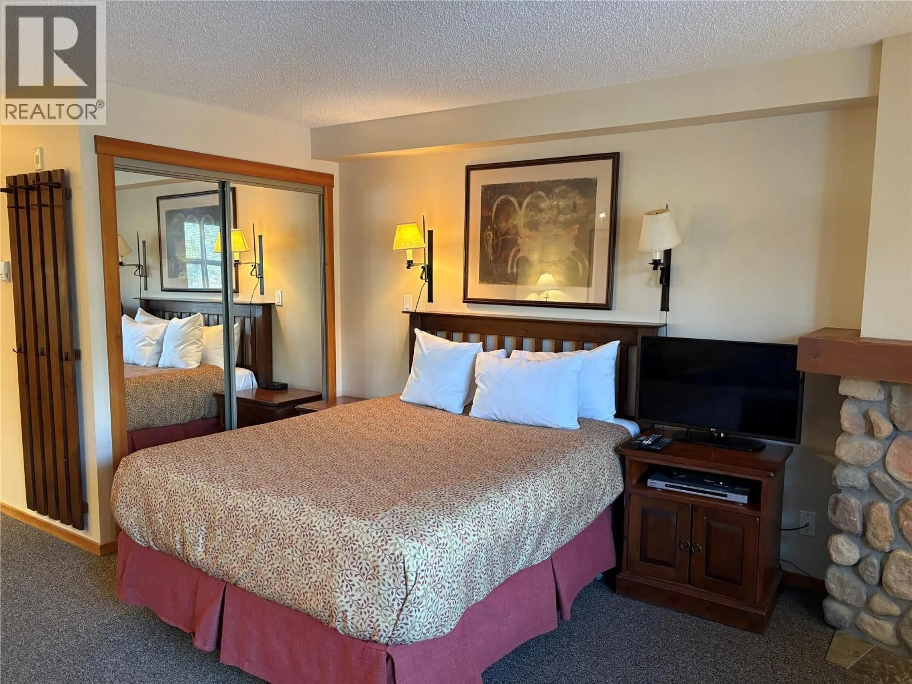 A pic of a room for 210 - 2050 SUMMIT DRIVE, Panorama British Columbia V0A1T0