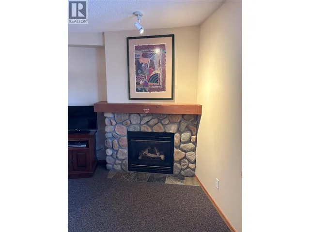 210 - 2050 SUMMIT DRIVE, Panorama 3