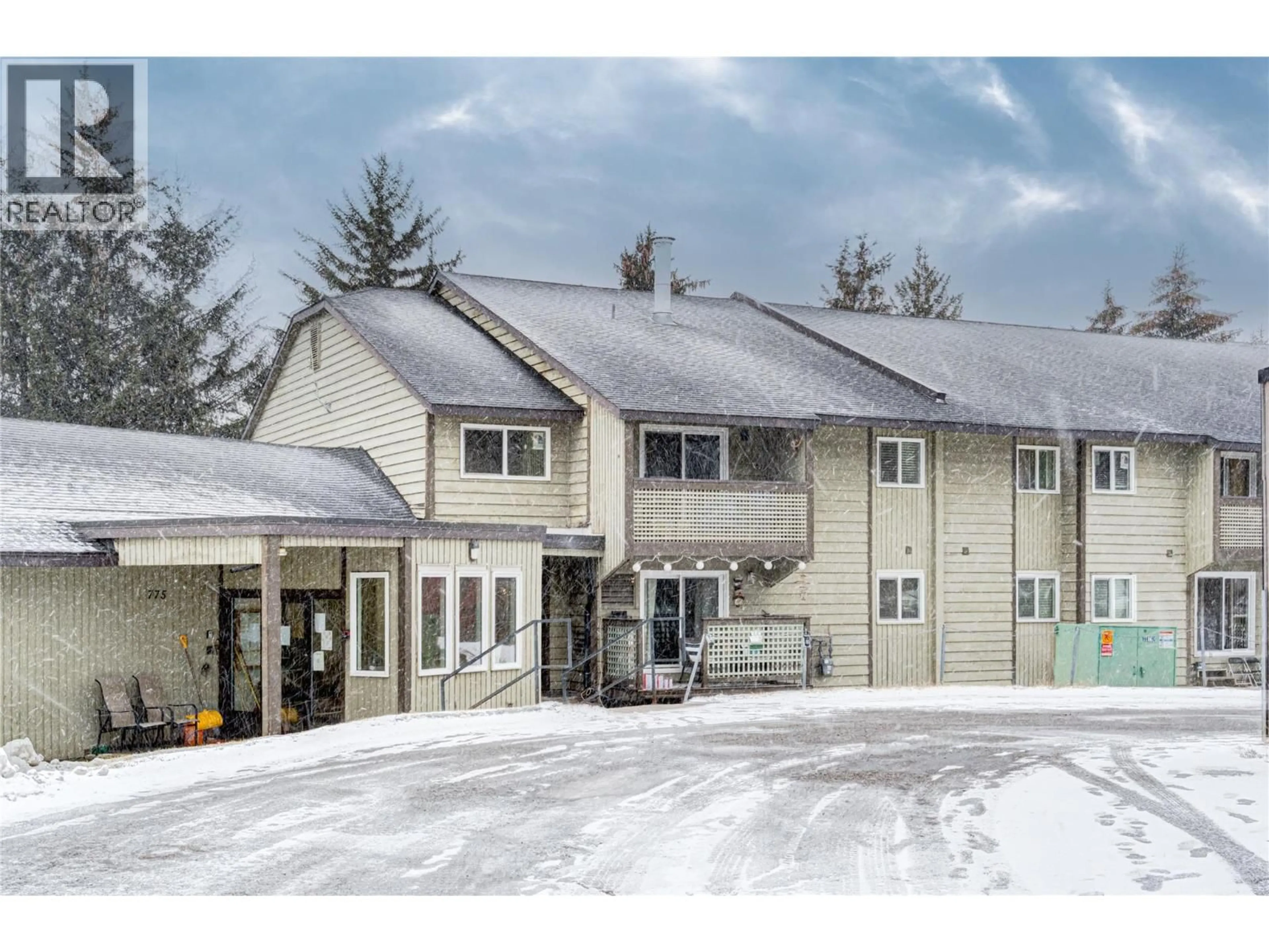 A pic from outside/outdoor area/front of a property/back of a property/a pic from drone, unknown for 201 - 775 BALMER CRESCENT, Elkford British Columbia V0B1H0