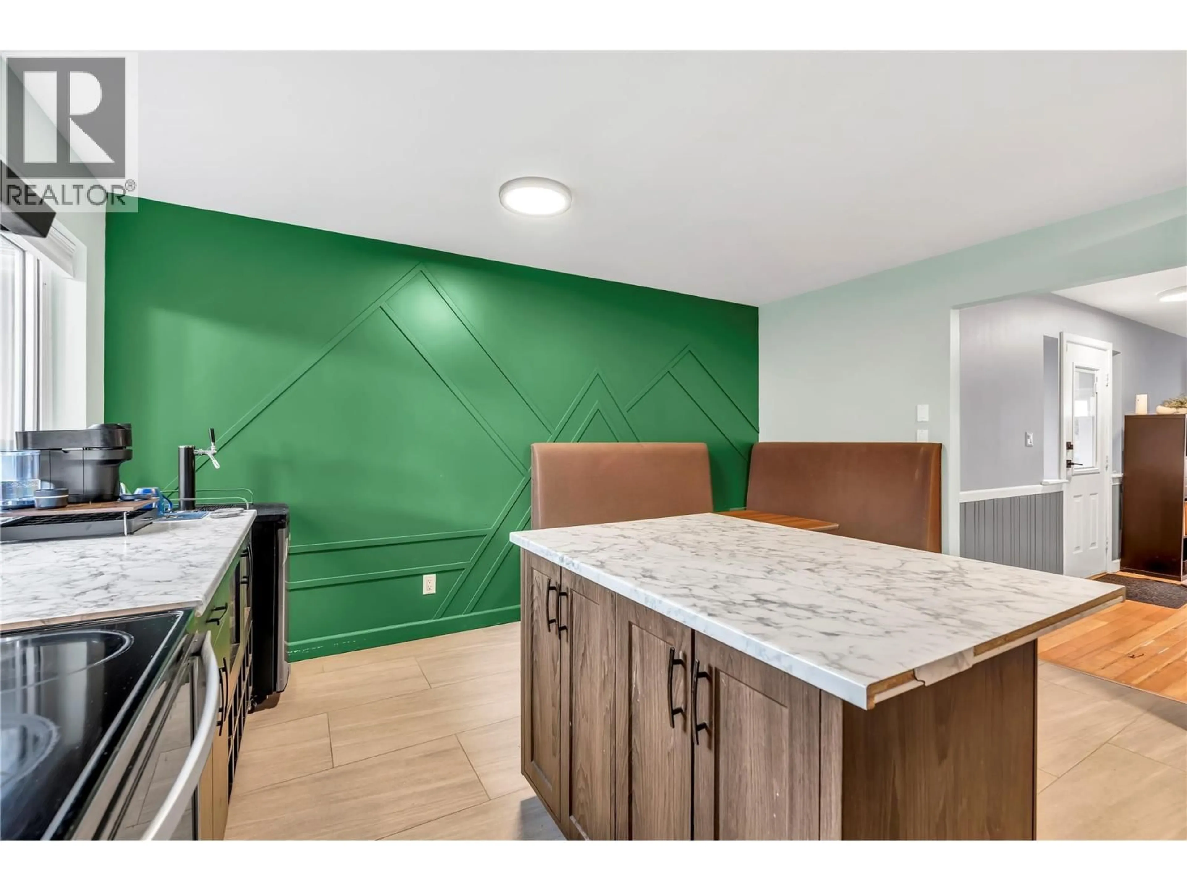 Open concept kitchen, ceramic/tile floor for 429 BRAID STREET, Penticton British Columbia V2A4Y1