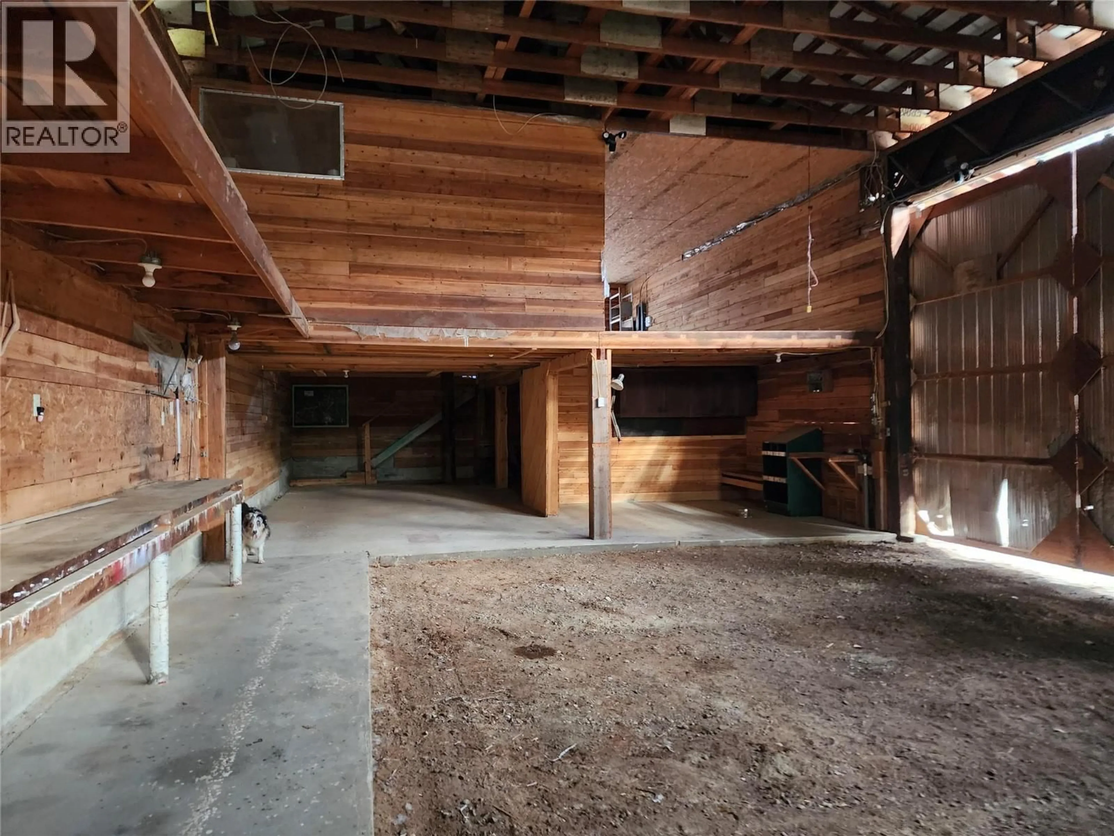 Indoor garage for 1531 MOUNTAIN RIDGE ROAD, Pass Creek British Columbia V1N4S2