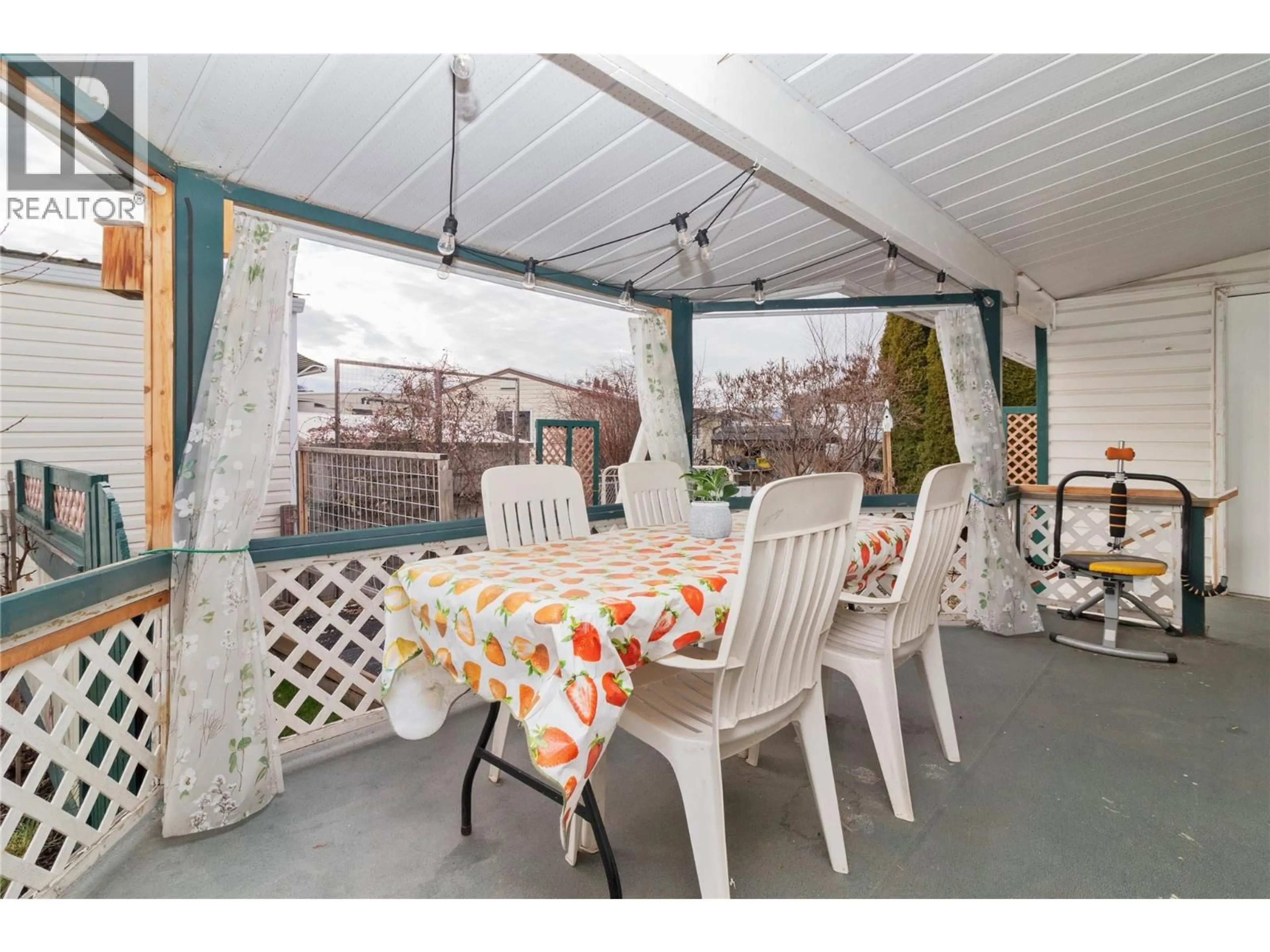 Patio, street for 141 - 3745 LAKESHORE ROAD, Kelowna British Columbia V1W3K4