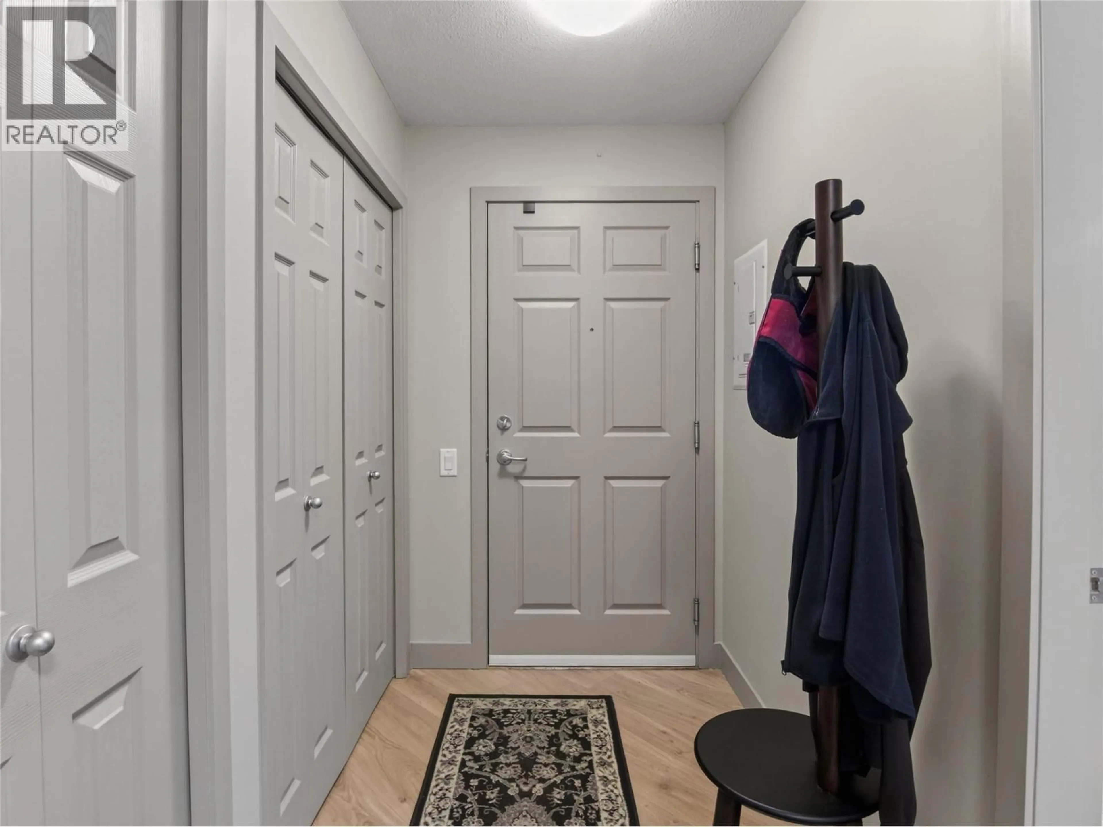 Indoor entryway for 109 - 515 HOUGHTON ROAD, Kelowna British Columbia V1X7P9