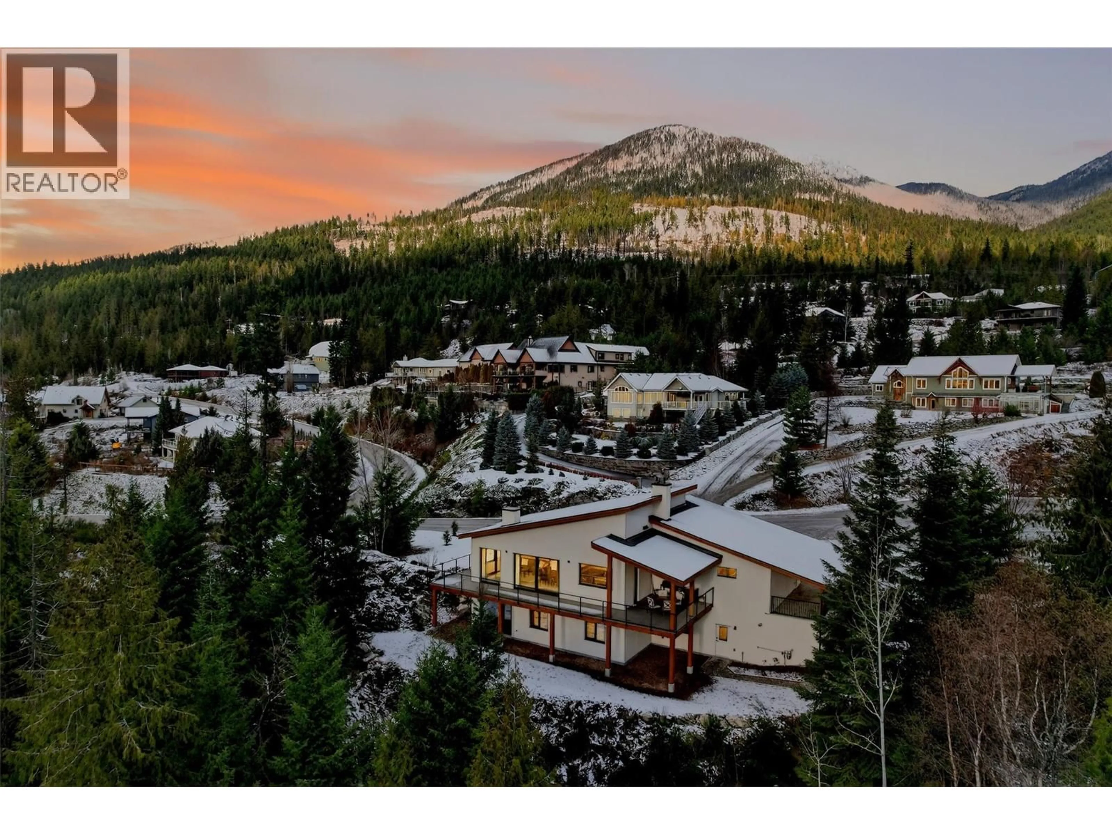 A pic from outside/outdoor area/front of a property/back of a property/a pic from drone, mountain view for 6804 GRANDVIEW DRIVE, Nelson British Columbia V1L6W6