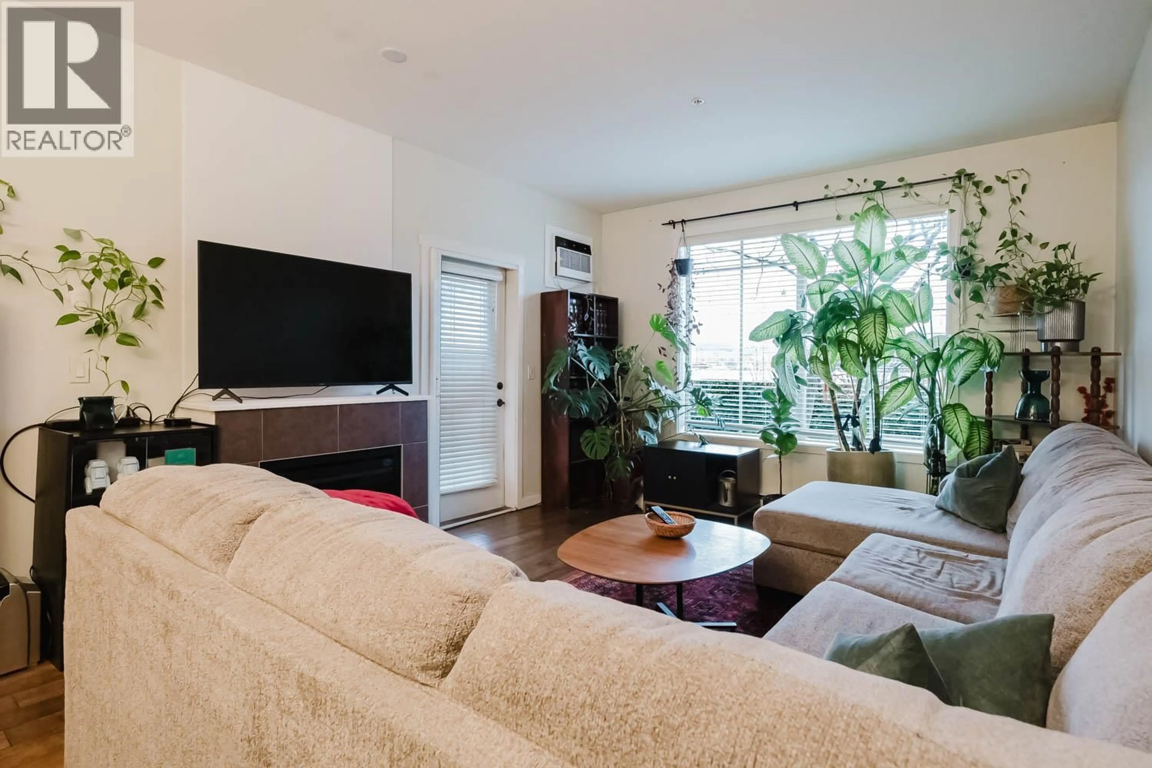 Living room with furniture, unknown for 112 - 3739 CASORSO ROAD, Kelowna British Columbia V1W5E8