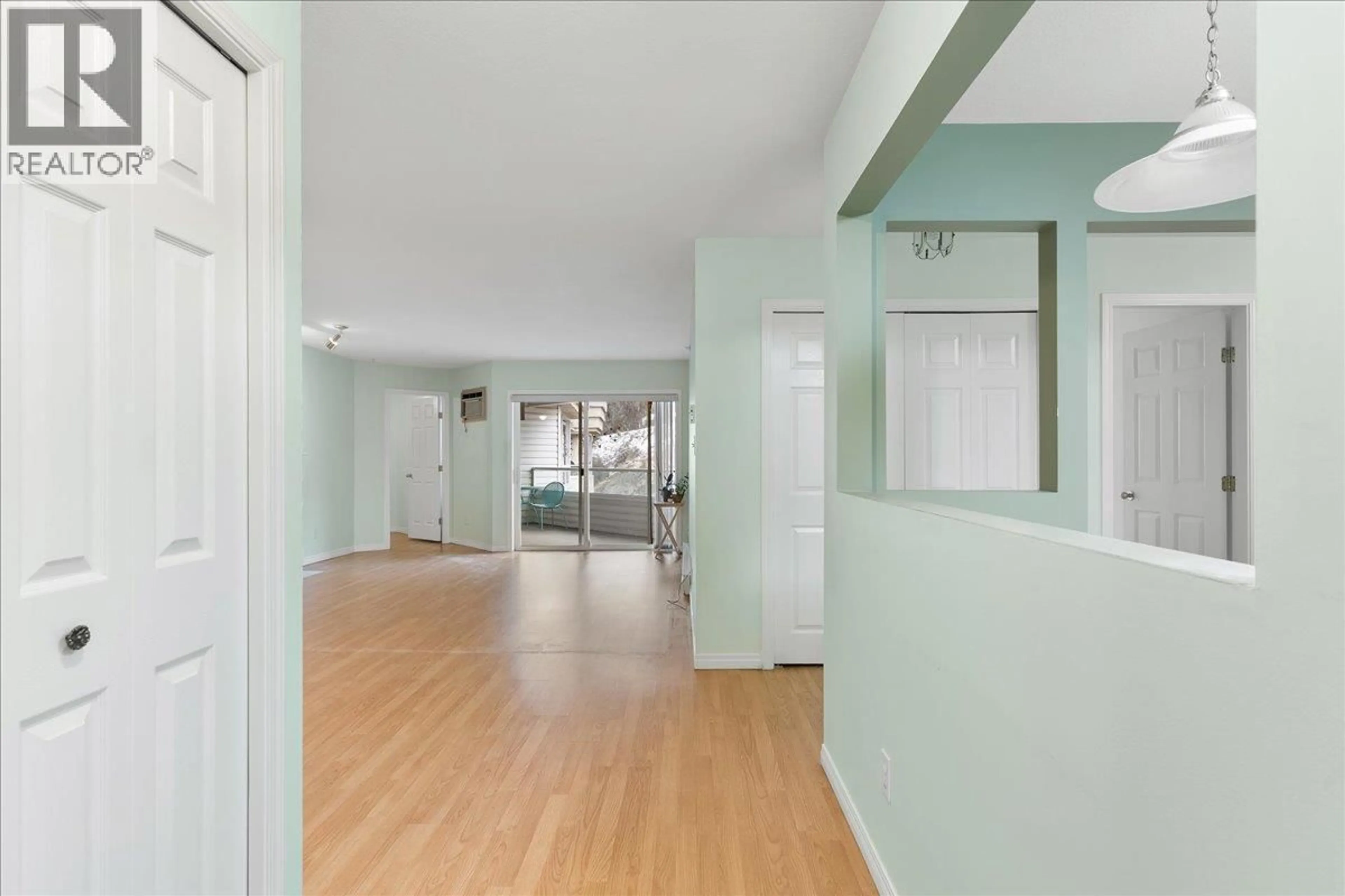 Indoor foyer for 403 - 3806 35 AVENUE, Vernon British Columbia V1T9N6