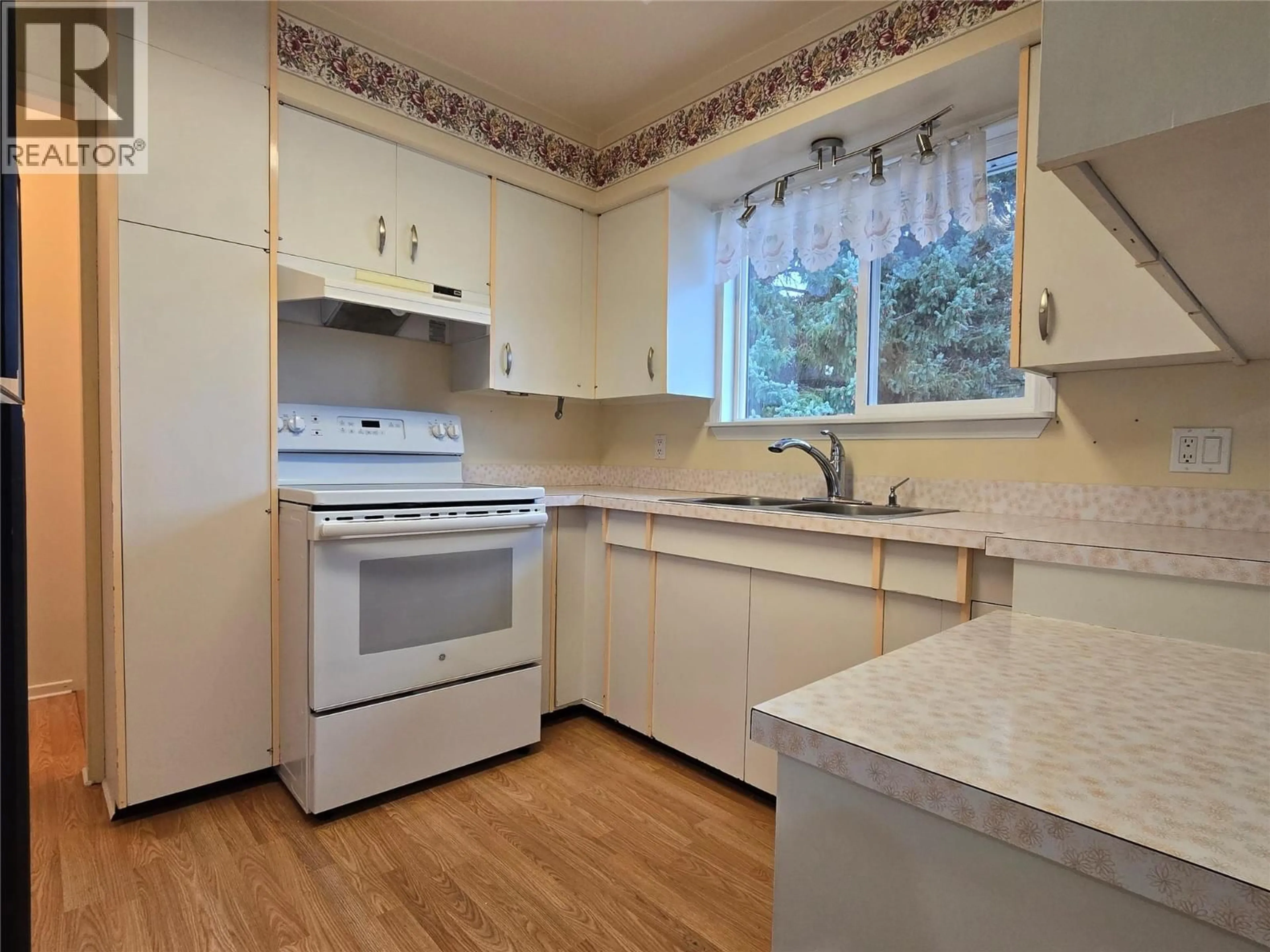 Standard kitchen, unknown for 1223 SUNVALLEY CRESCENT, Cache Creek British Columbia V0K1H0