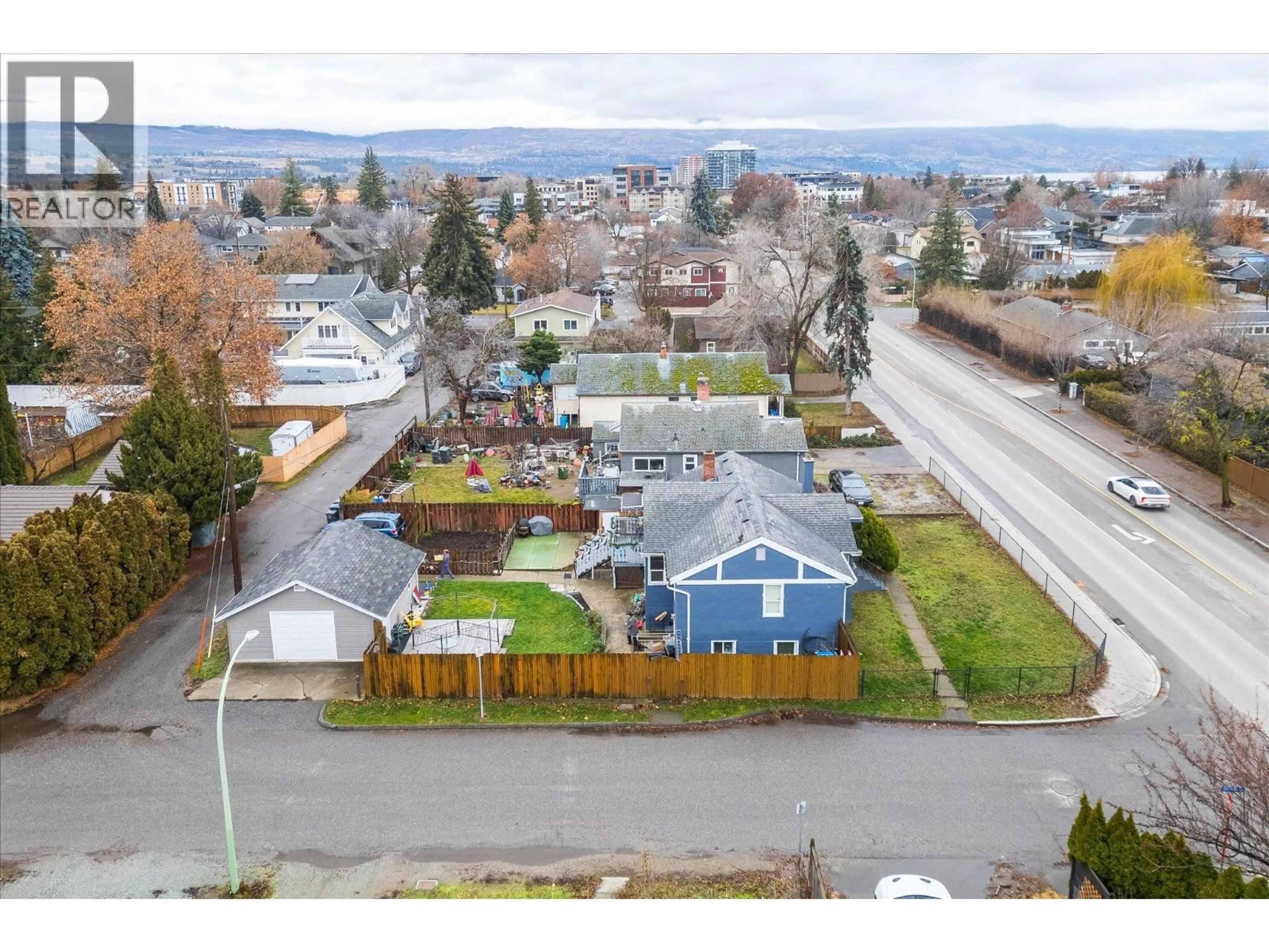 A pic from outside/outdoor area/front of a property/back of a property/a pic from drone, street for 2405 PANDOSY STREET, Kelowna British Columbia V1Y1T7